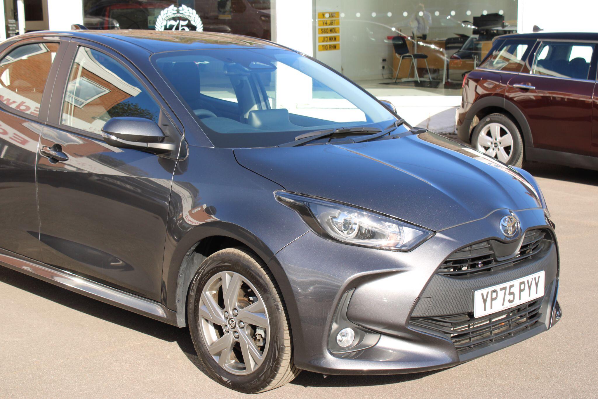 Toyota Yaris - Image 10