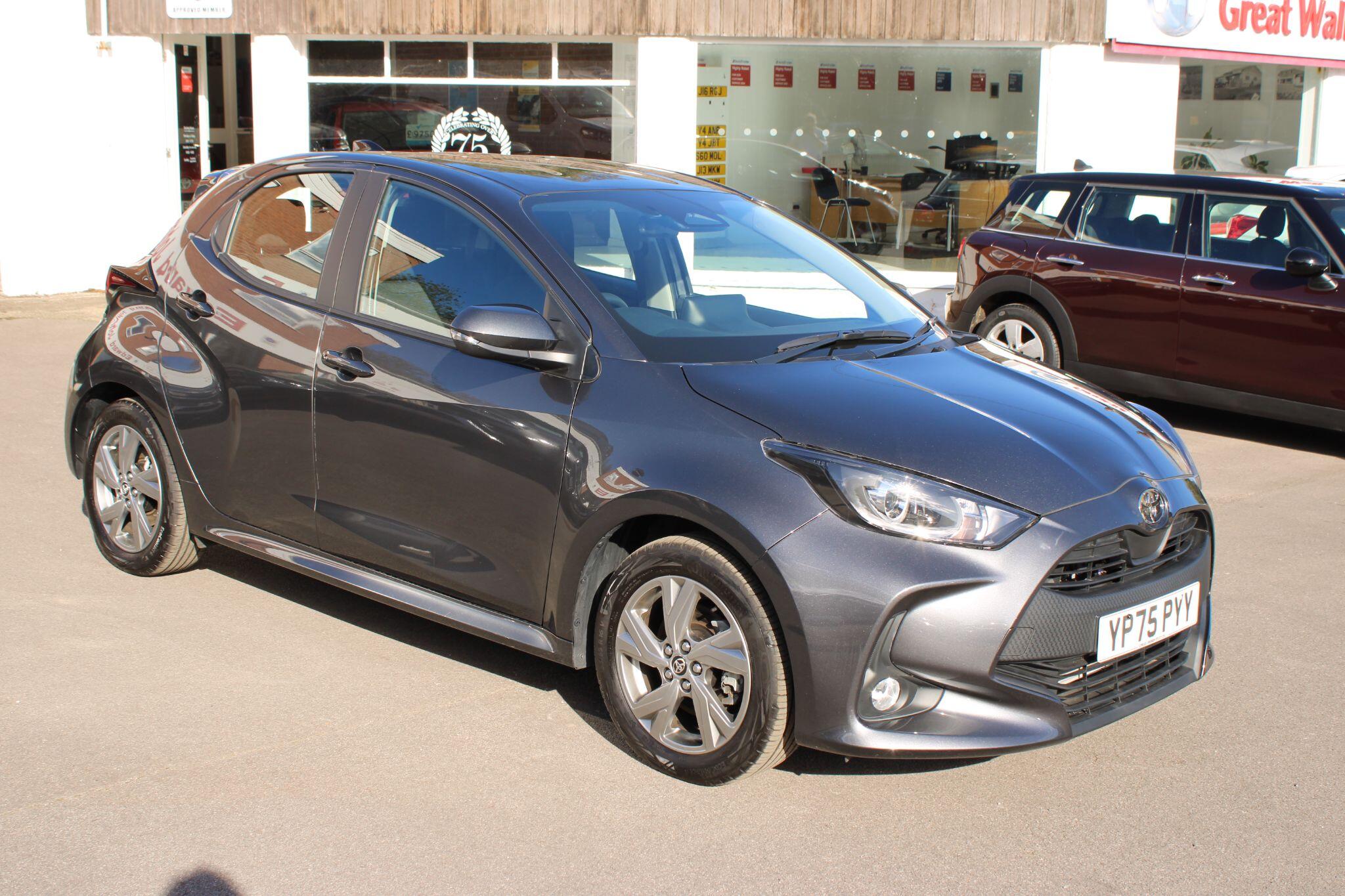 Toyota Yaris - Image 11