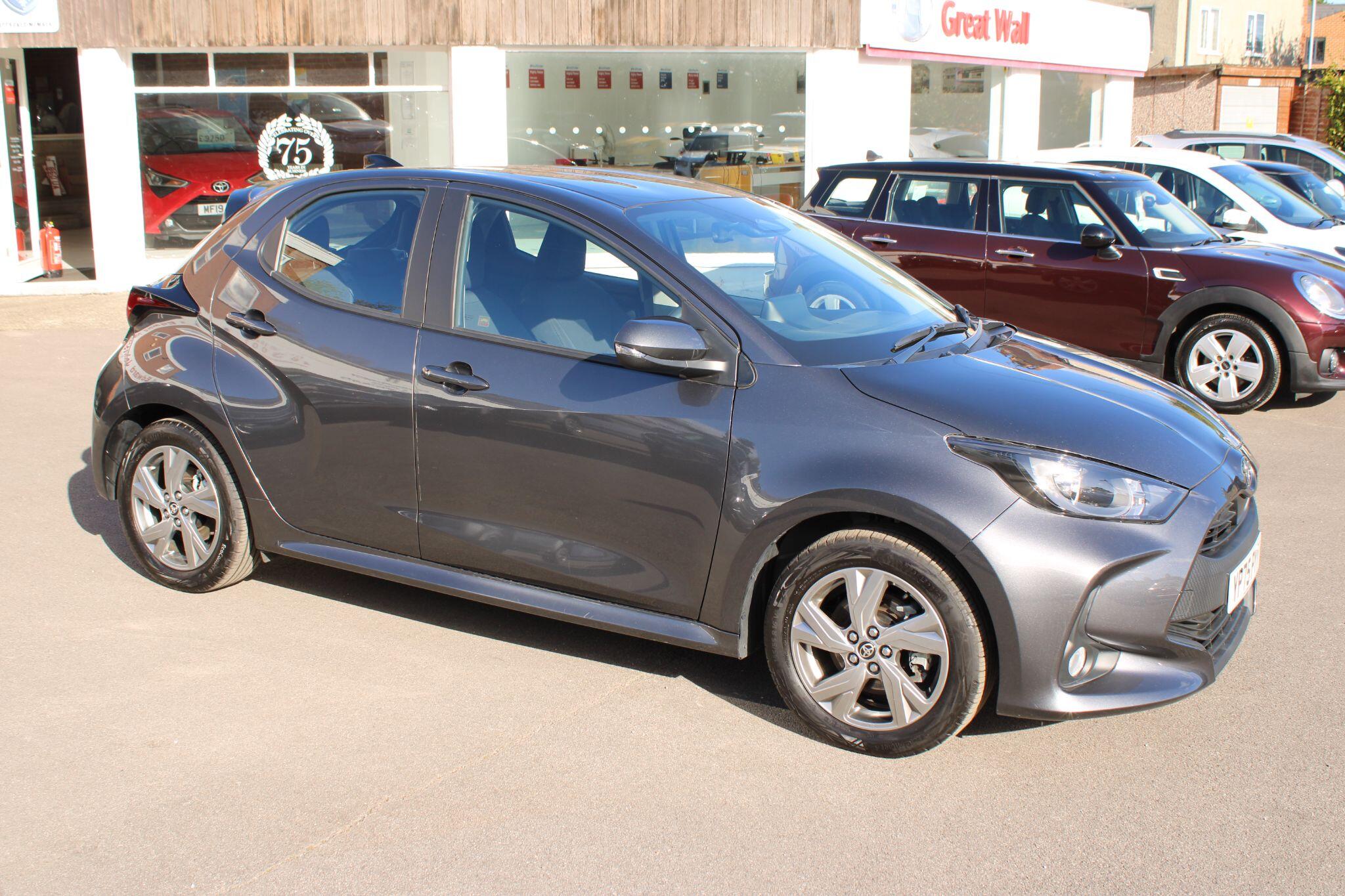 Toyota Yaris - Image 13