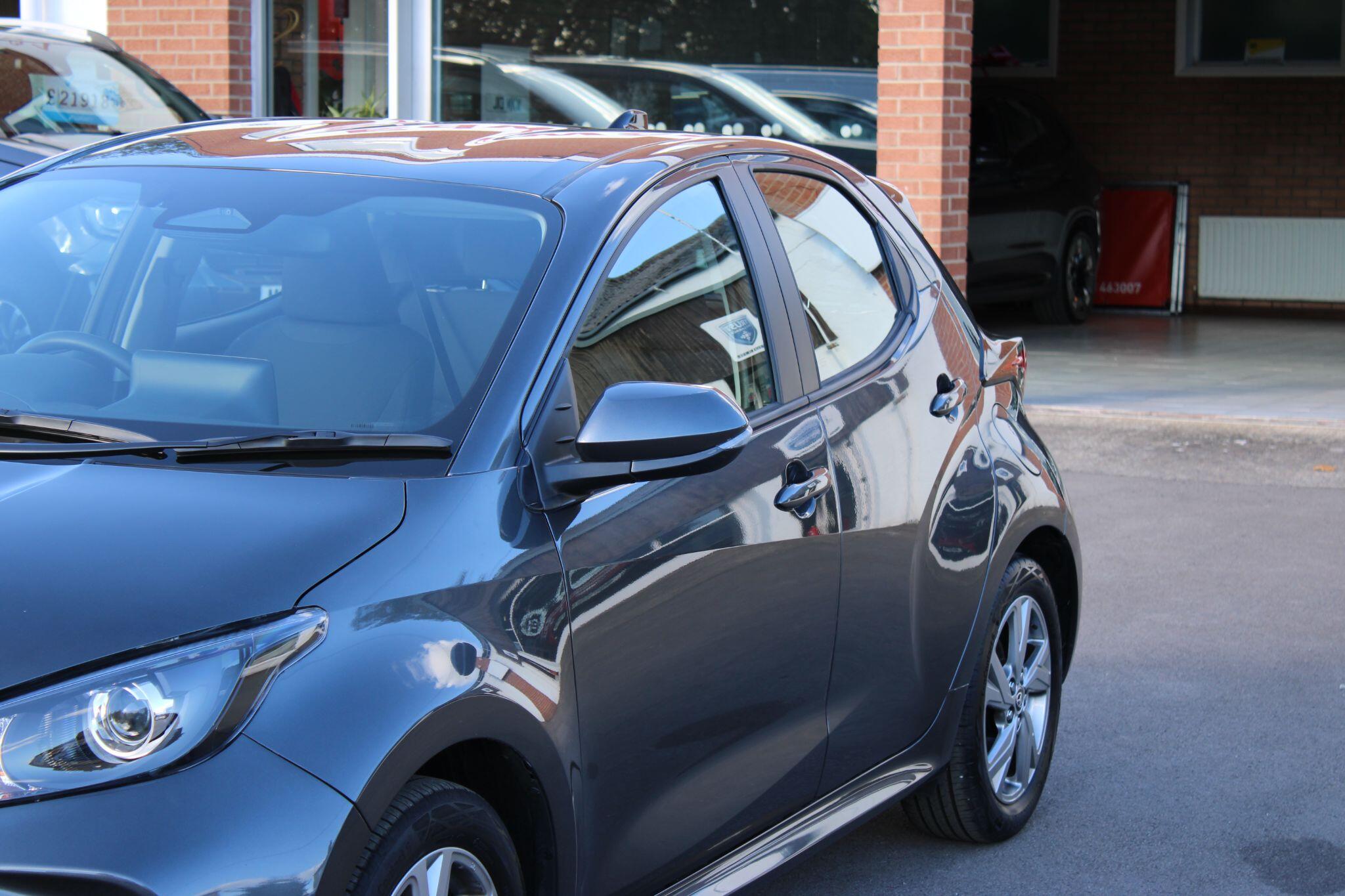 Toyota Yaris - Image 17