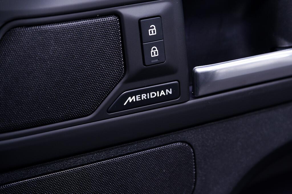 Land Rover Defender 110 - Image 18