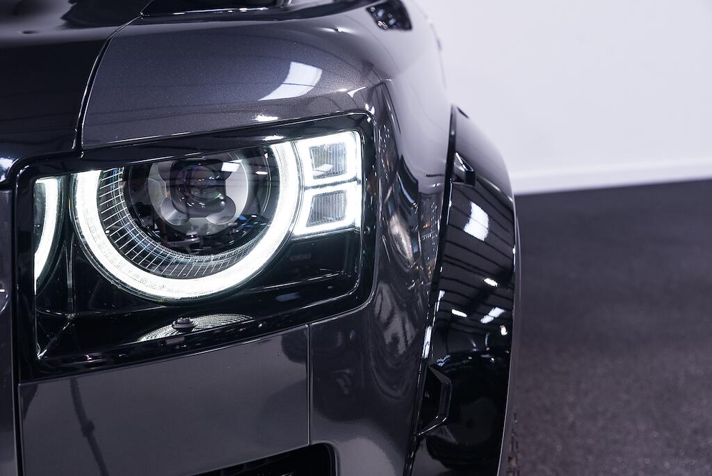 Land Rover Defender 110 - Image 9