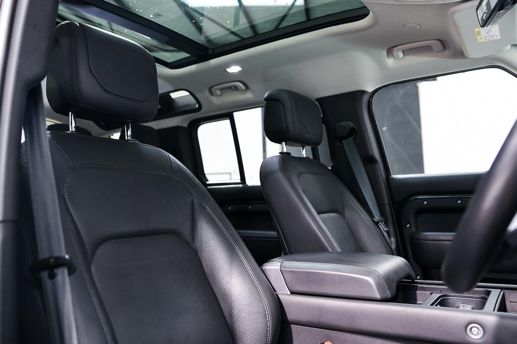 Land Rover Defender 110 - Image 14