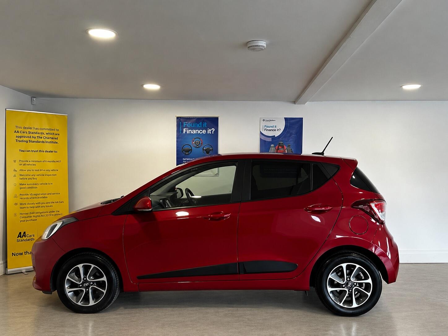 Hyundai i10 - Image 9