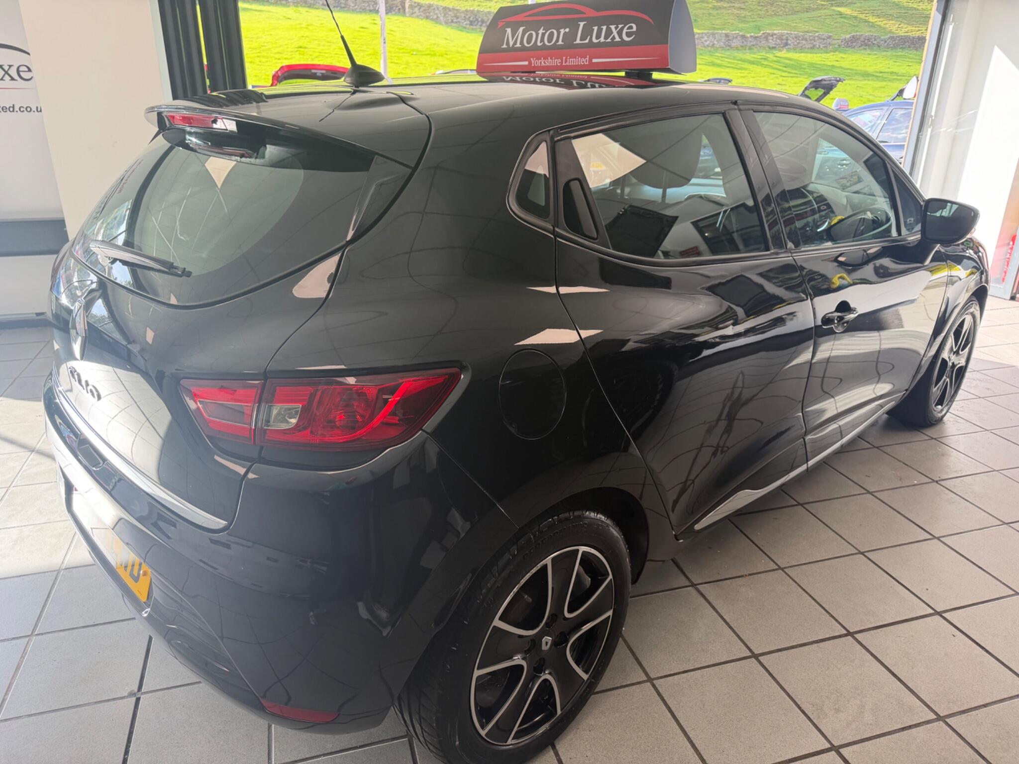 Renault Clio - Image 7