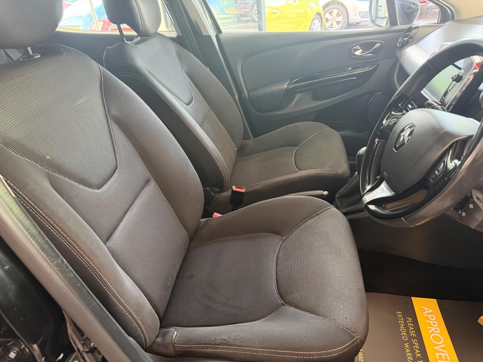 Renault Clio - Image 8