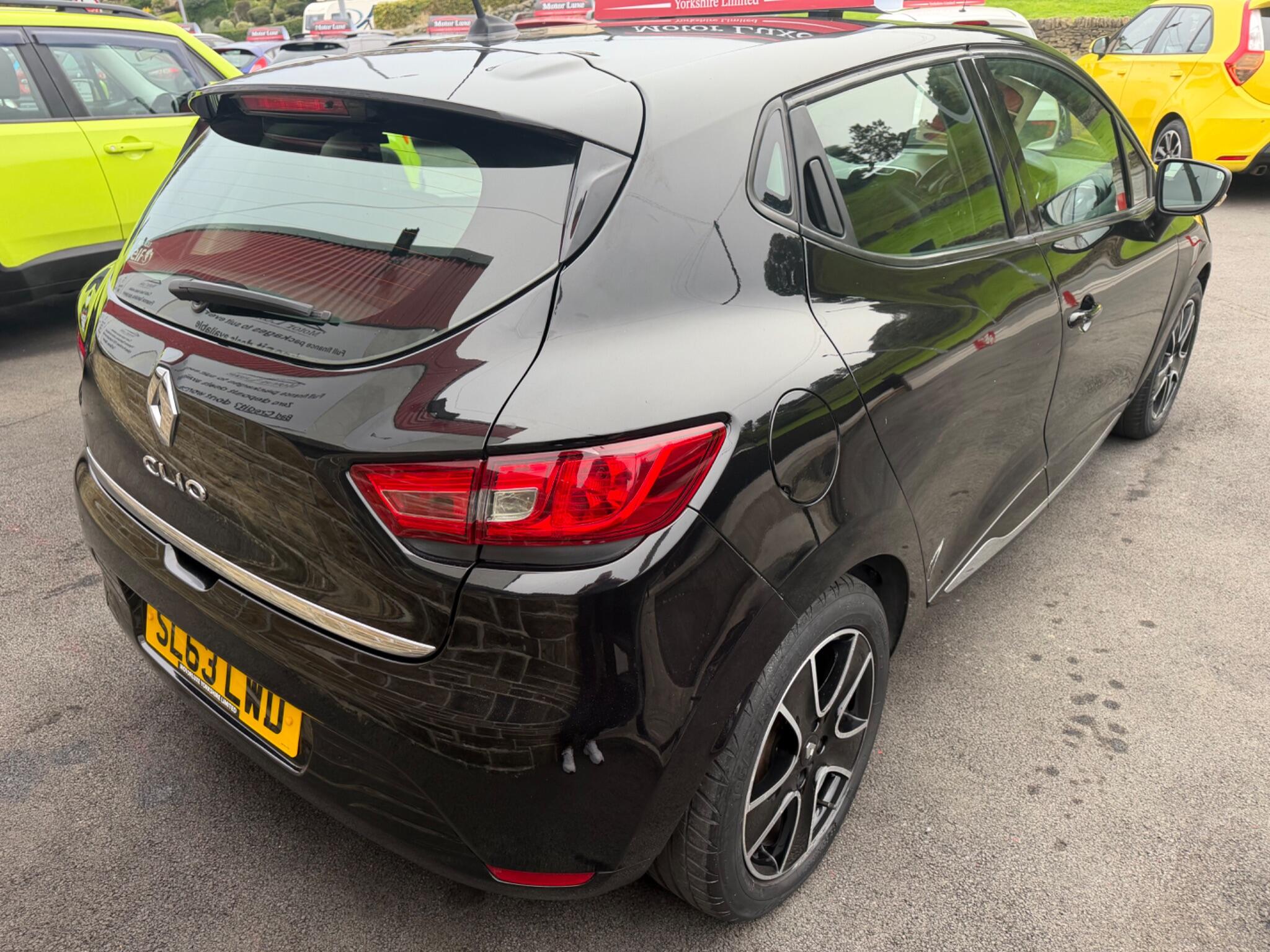 Renault Clio - Image 12