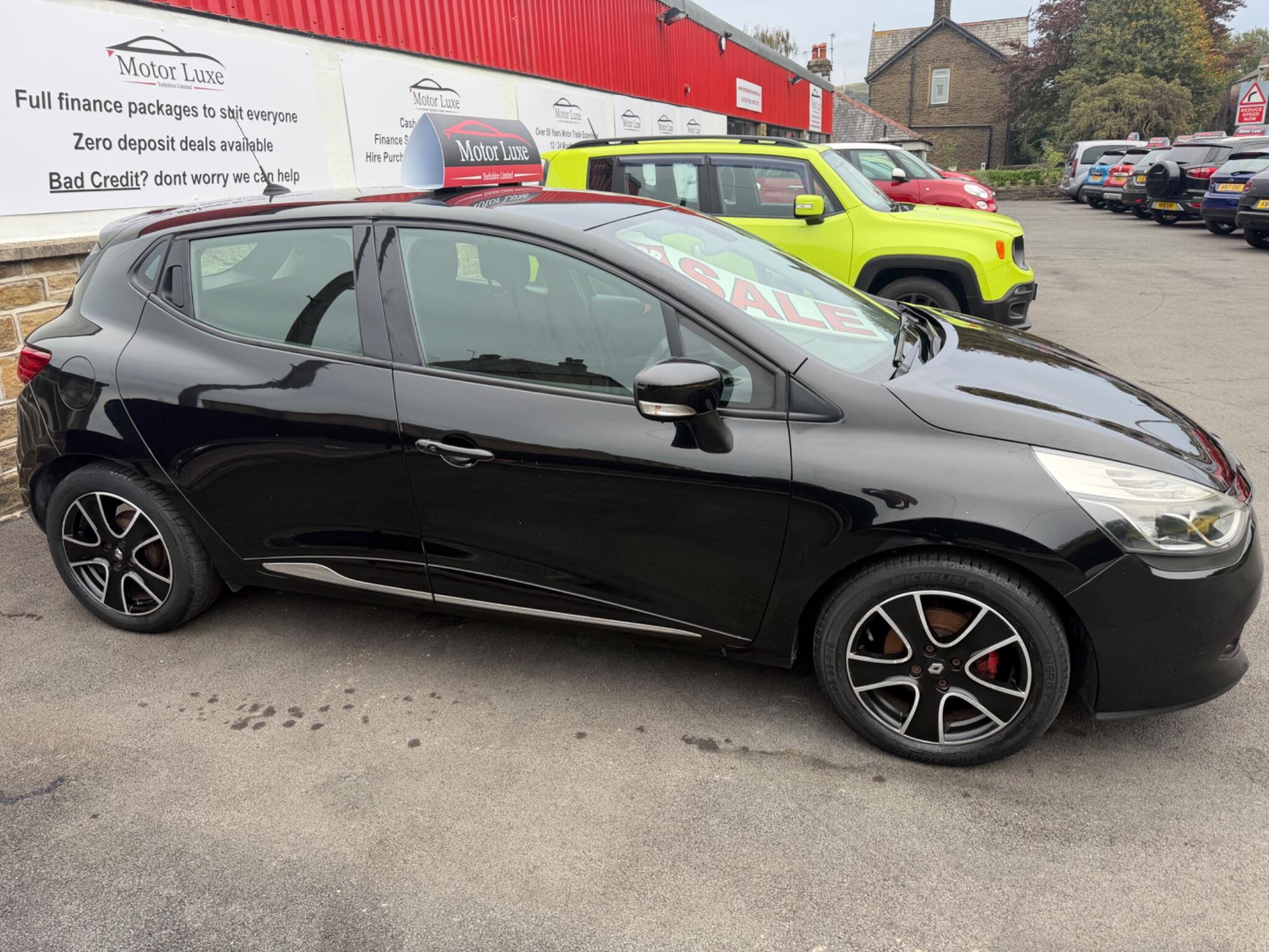 Renault Clio - Image 18