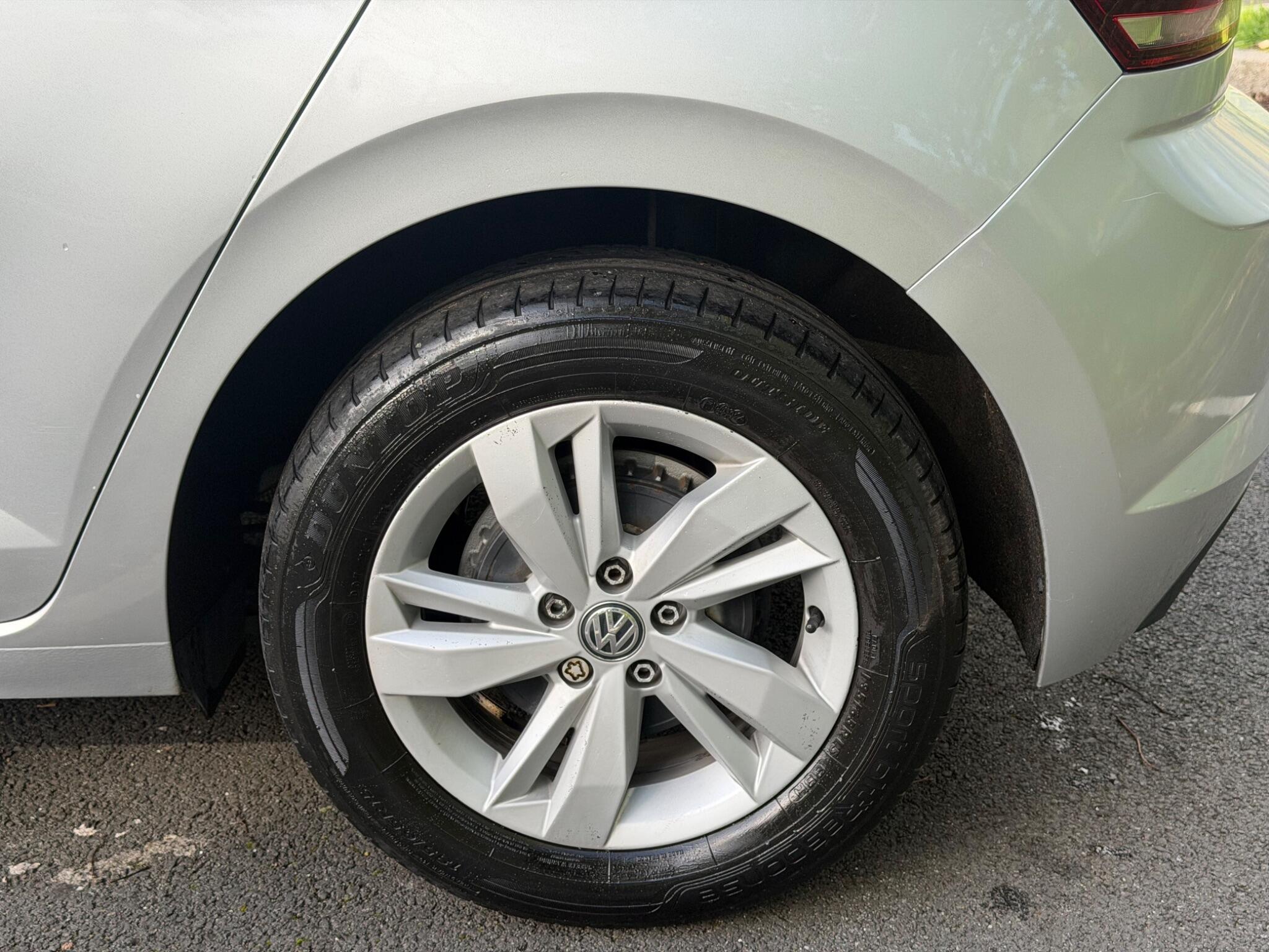 Volkswagen Polo - Image 9