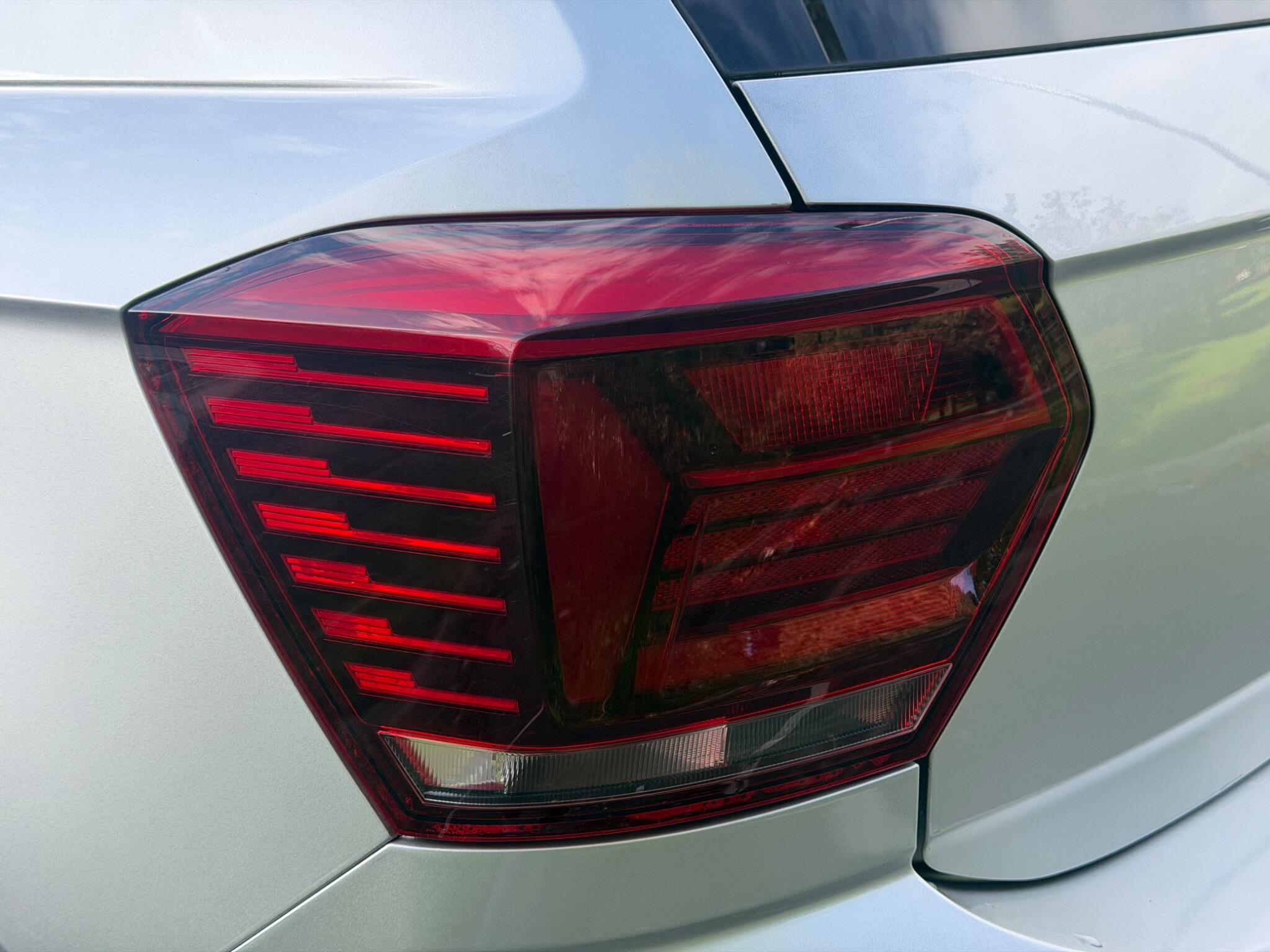 Volkswagen Polo - Image 10