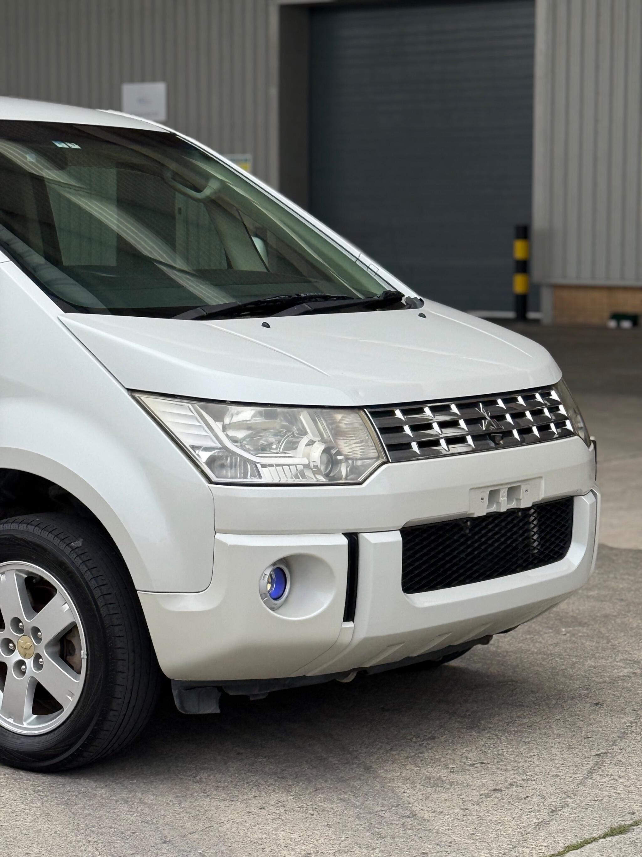 Mitsubishi Delica - Image 13