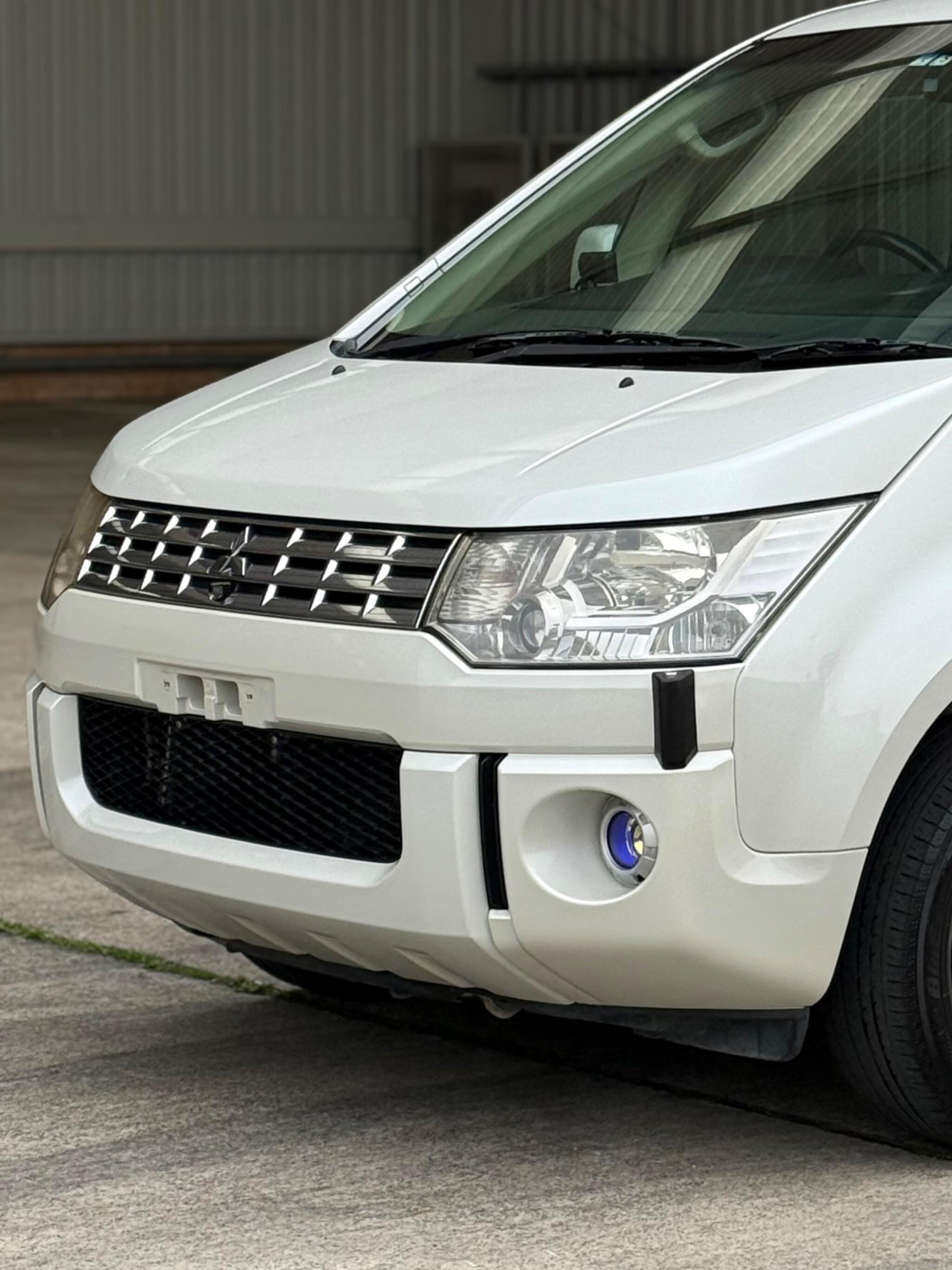 Mitsubishi Delica - Image 19