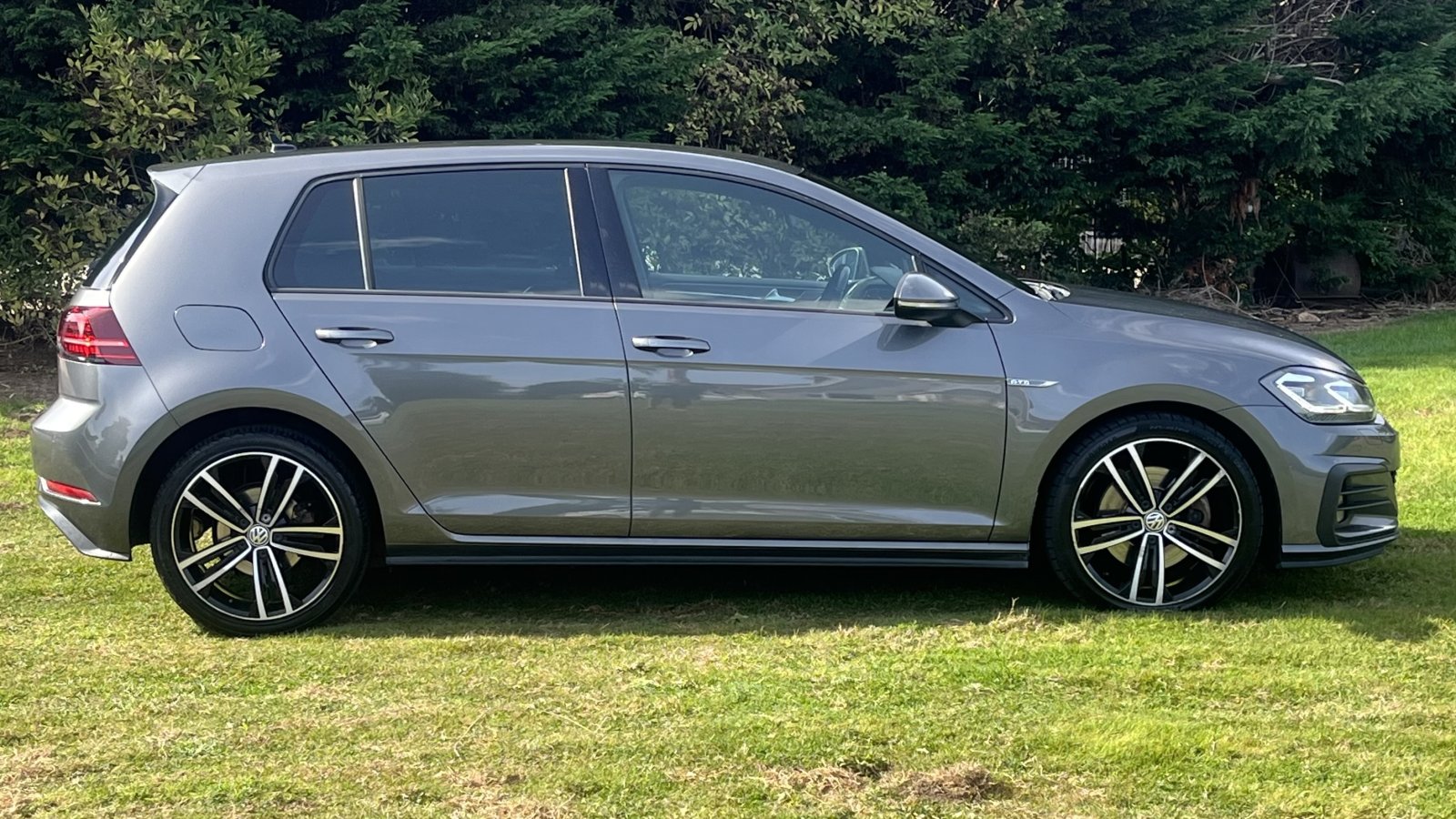 Volkswagen Golf - Image 10