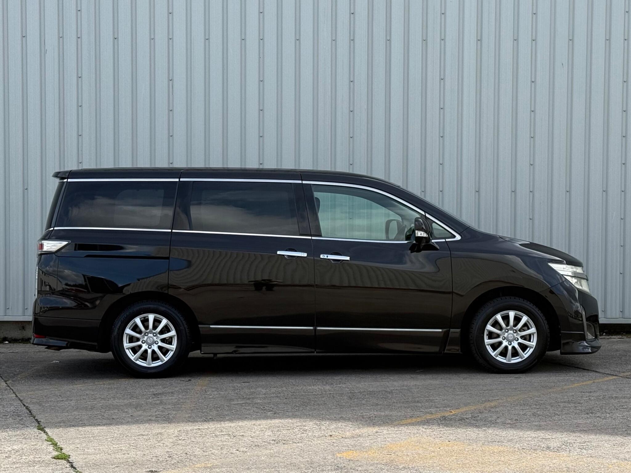 Nissan Elgrand - Image 9