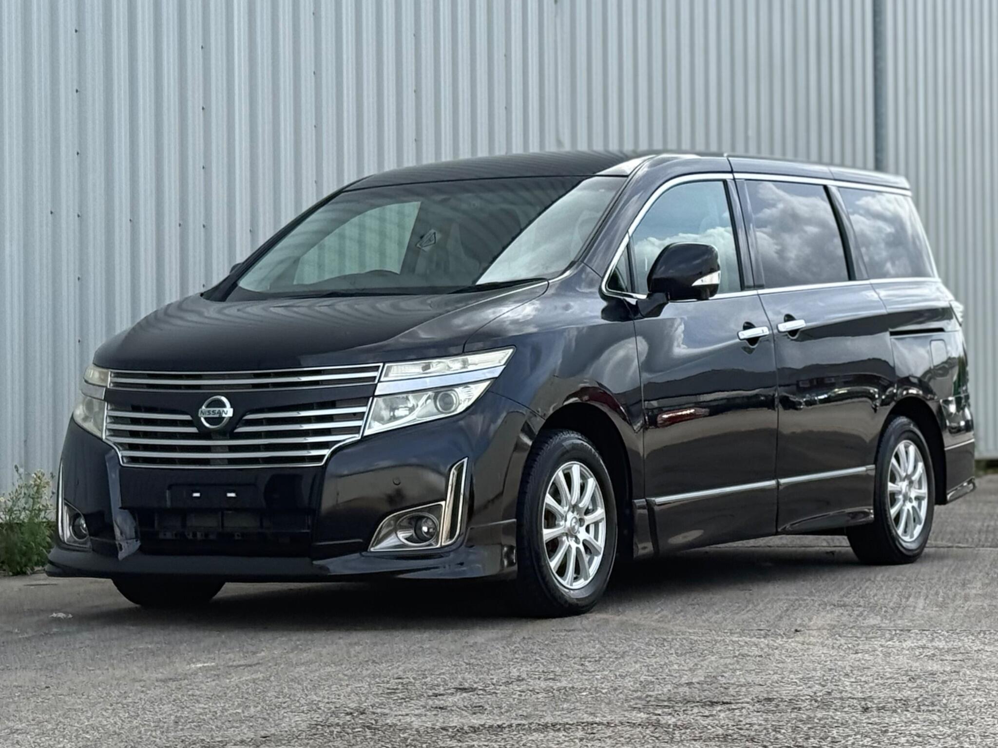 Nissan Elgrand - Image 12