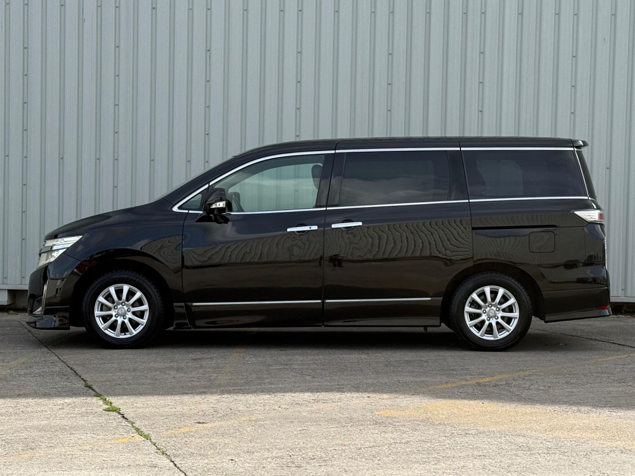 Nissan Elgrand - Image 13