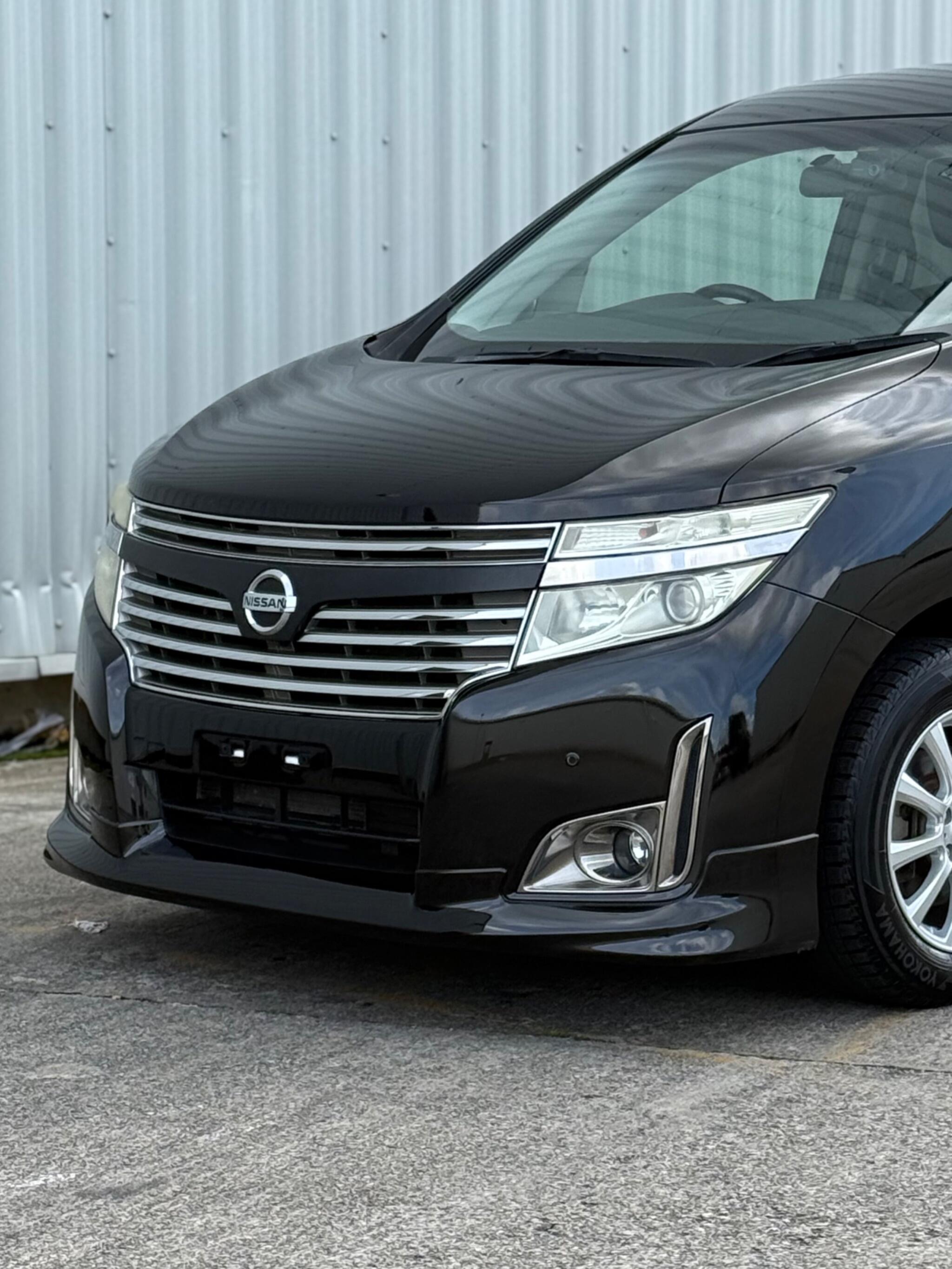 Nissan Elgrand - Image 16