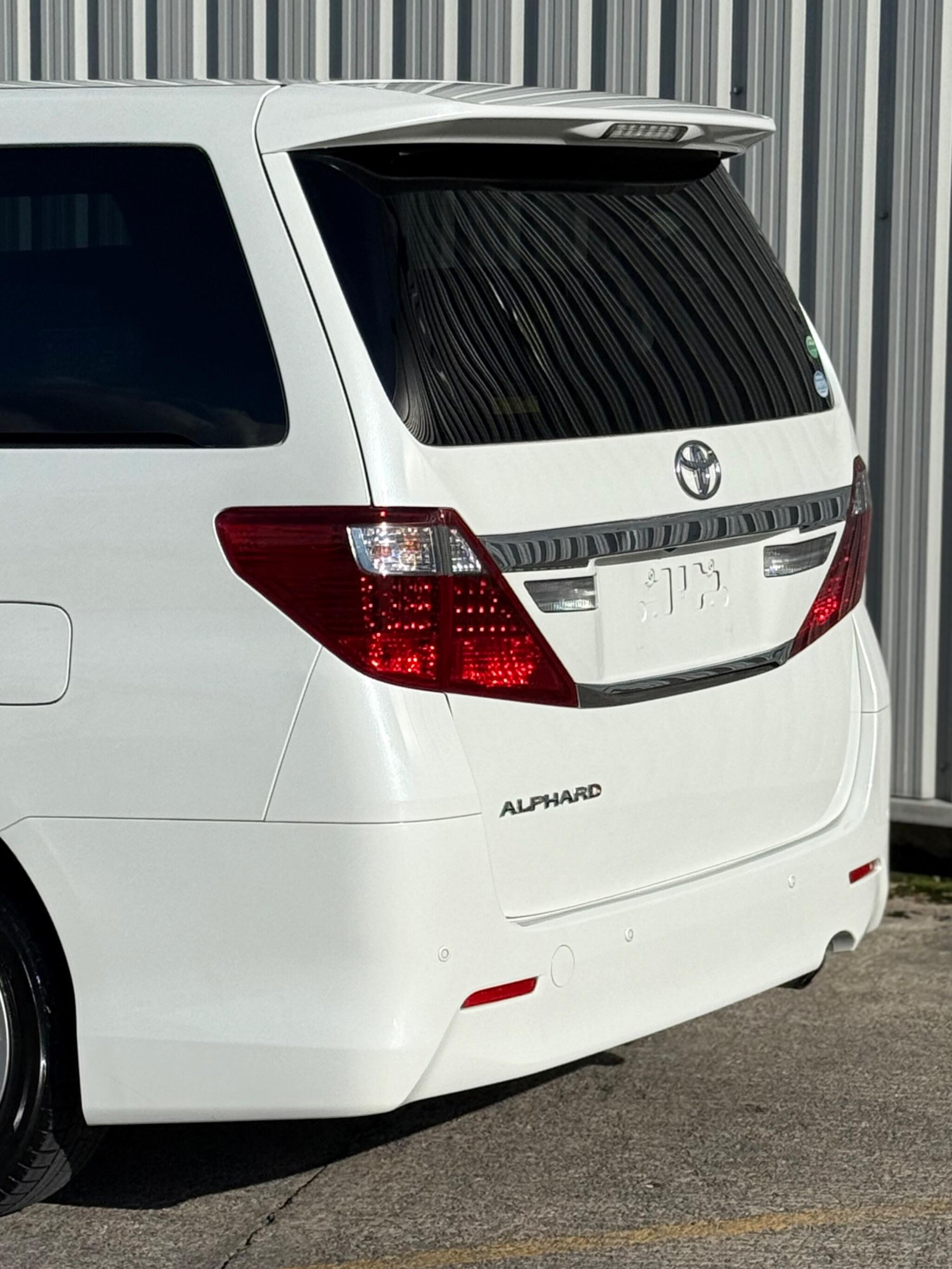 Toyota Alphard - Image 20