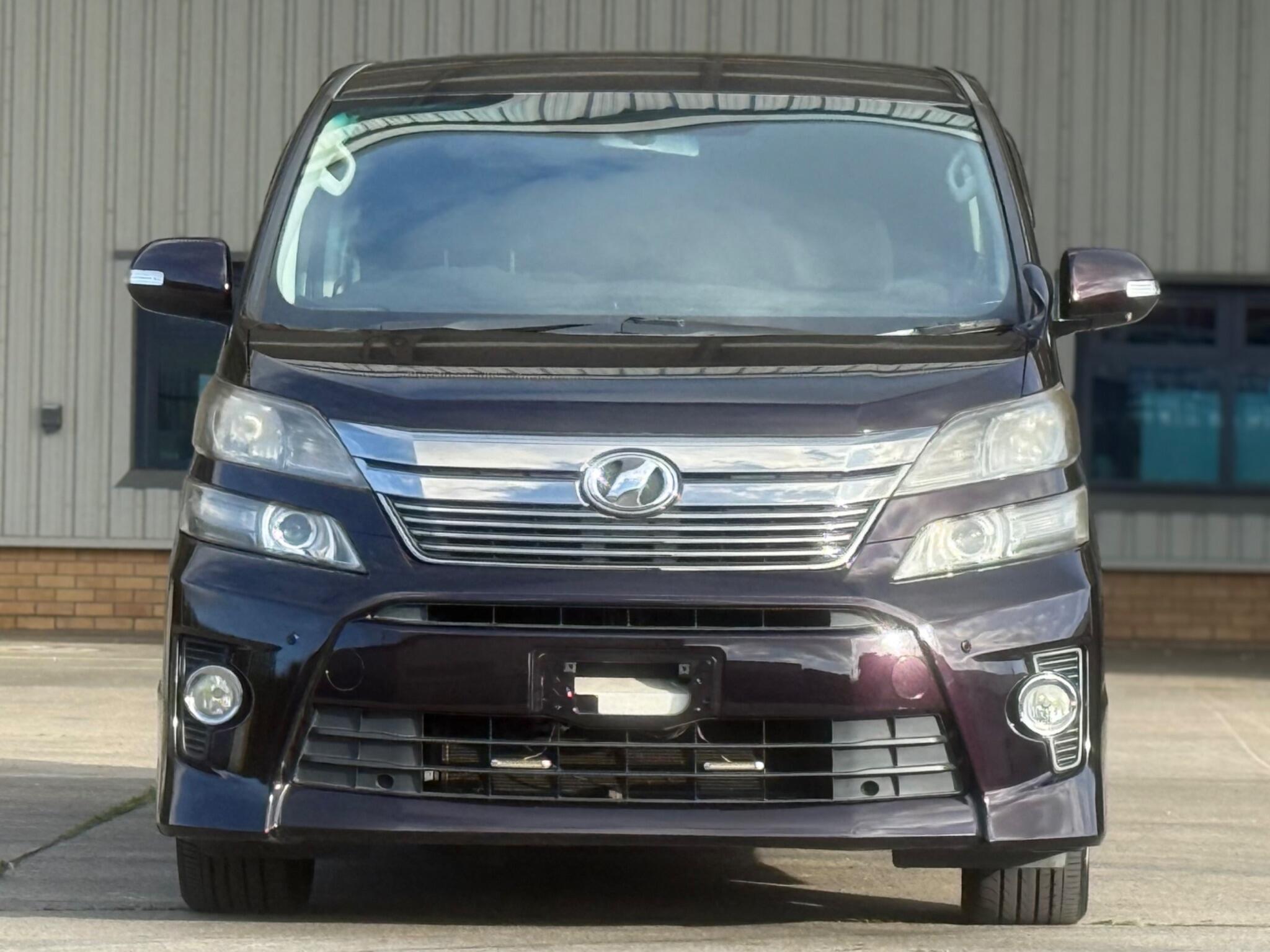 Toyota Vellfire - Image 6