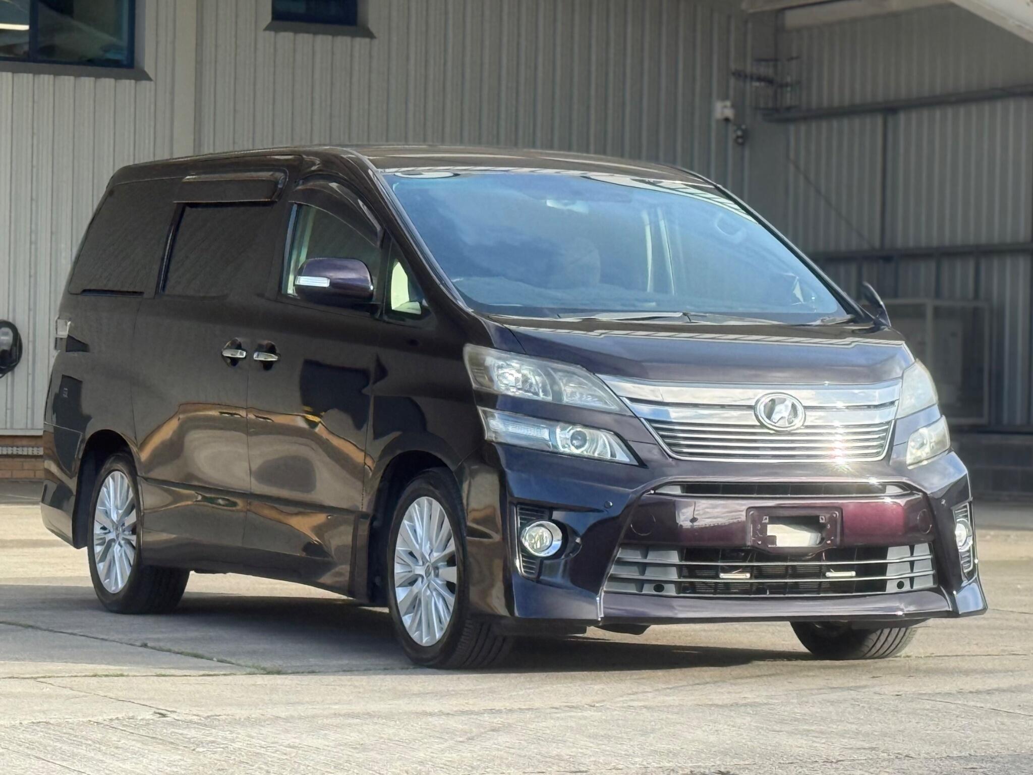 Toyota Vellfire - Image 7