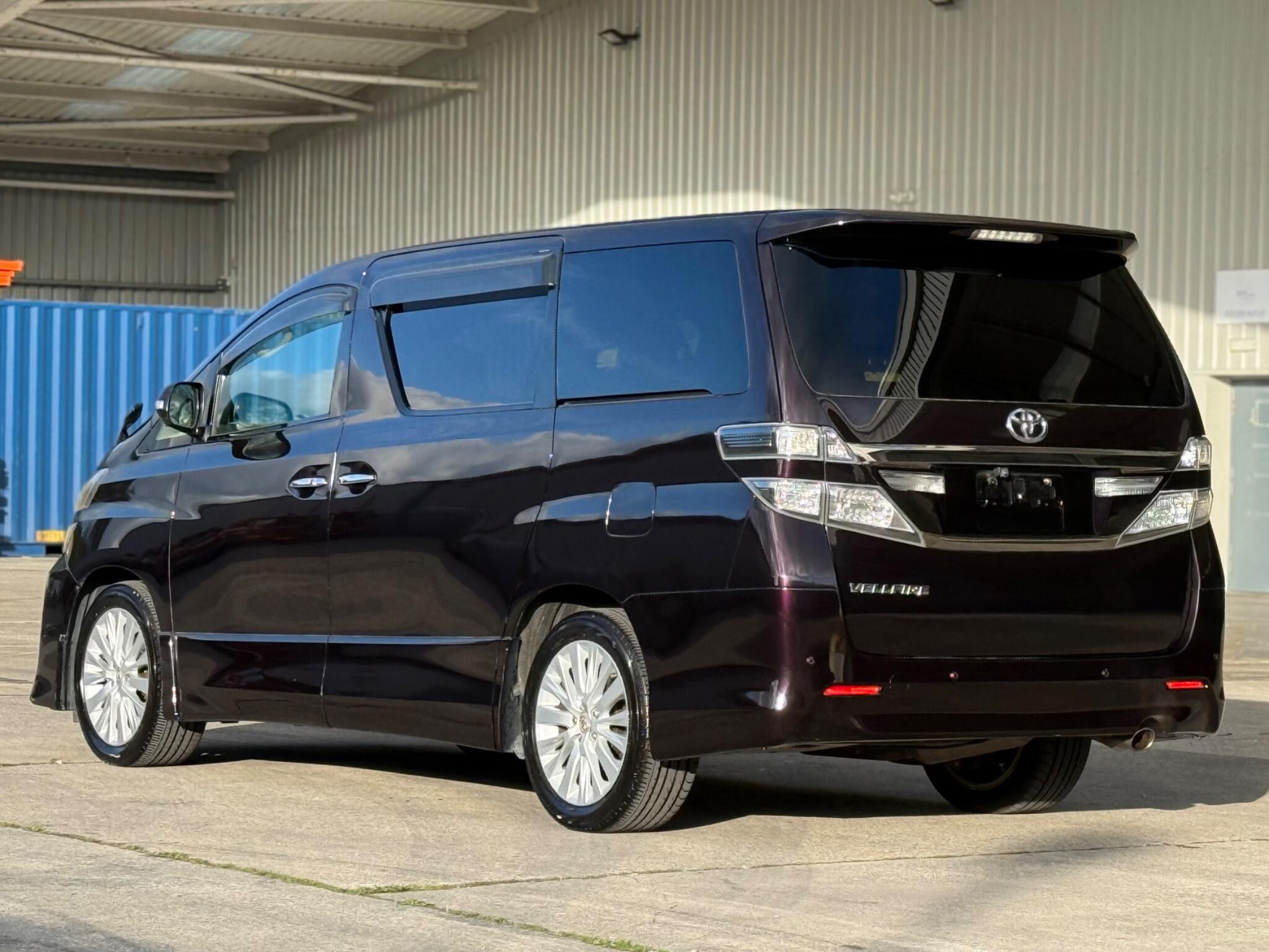 Toyota Vellfire - Image 18