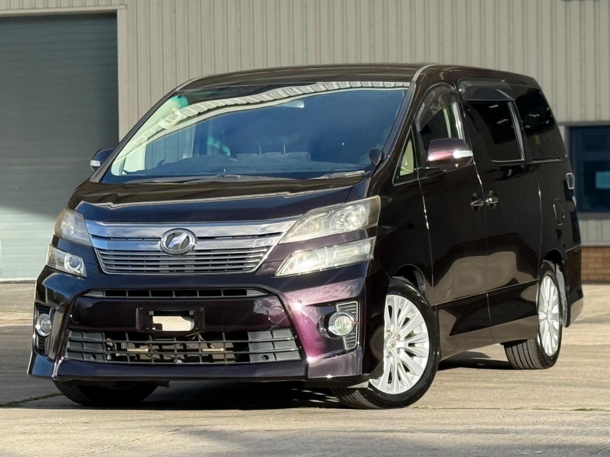 Toyota Vellfire - Image 4