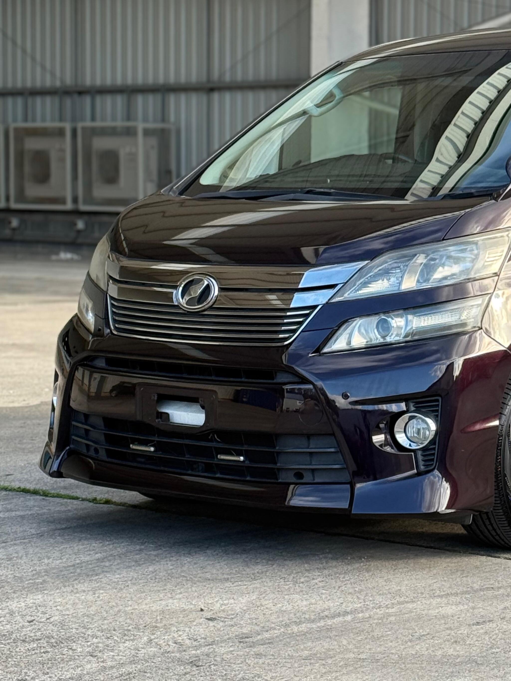 Toyota Vellfire - Image 19