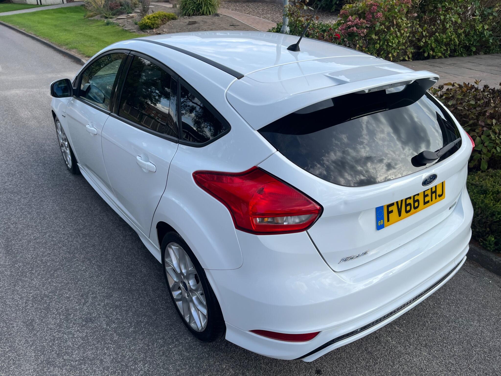 Ford Focus - Image 5