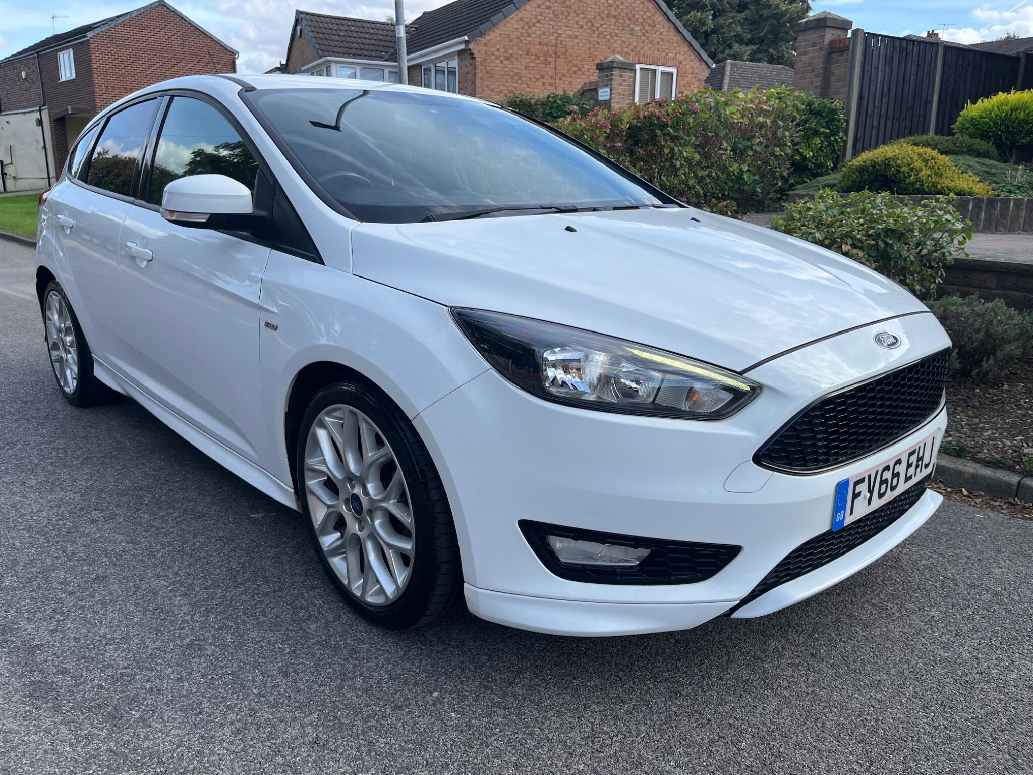 Ford Focus - Image 6