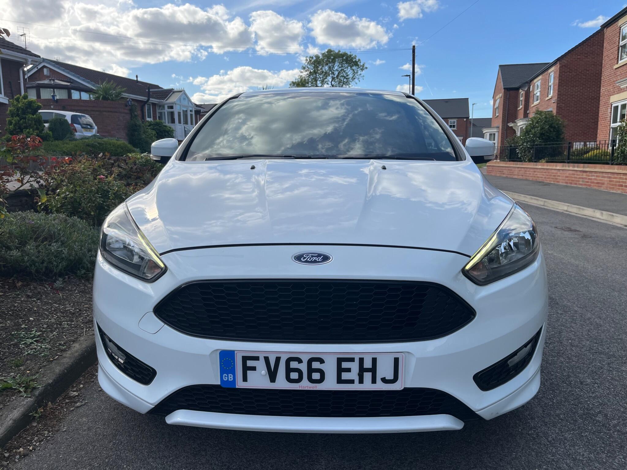 Ford Focus - Image 7