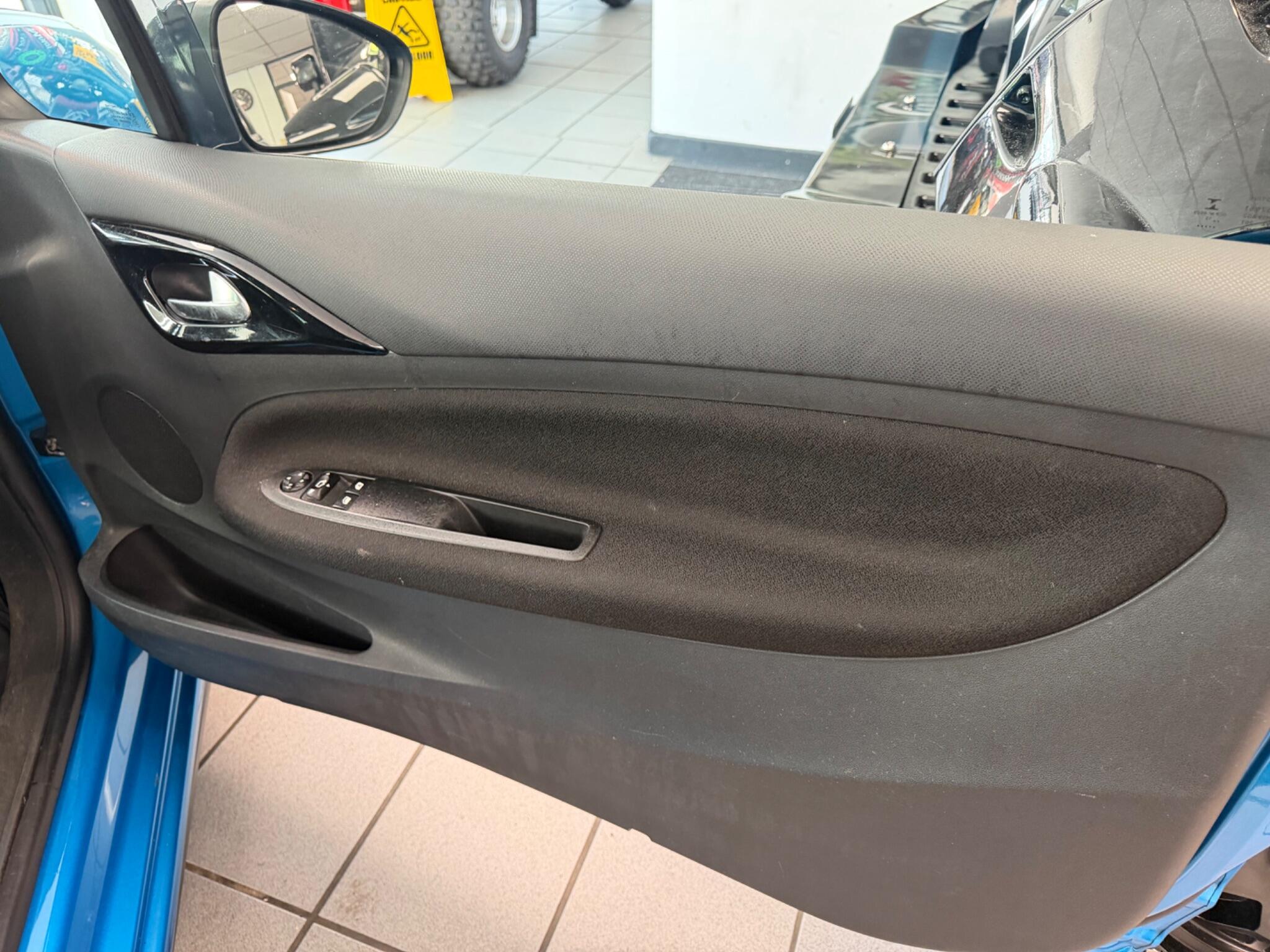 Citroen DS3 - Image 12