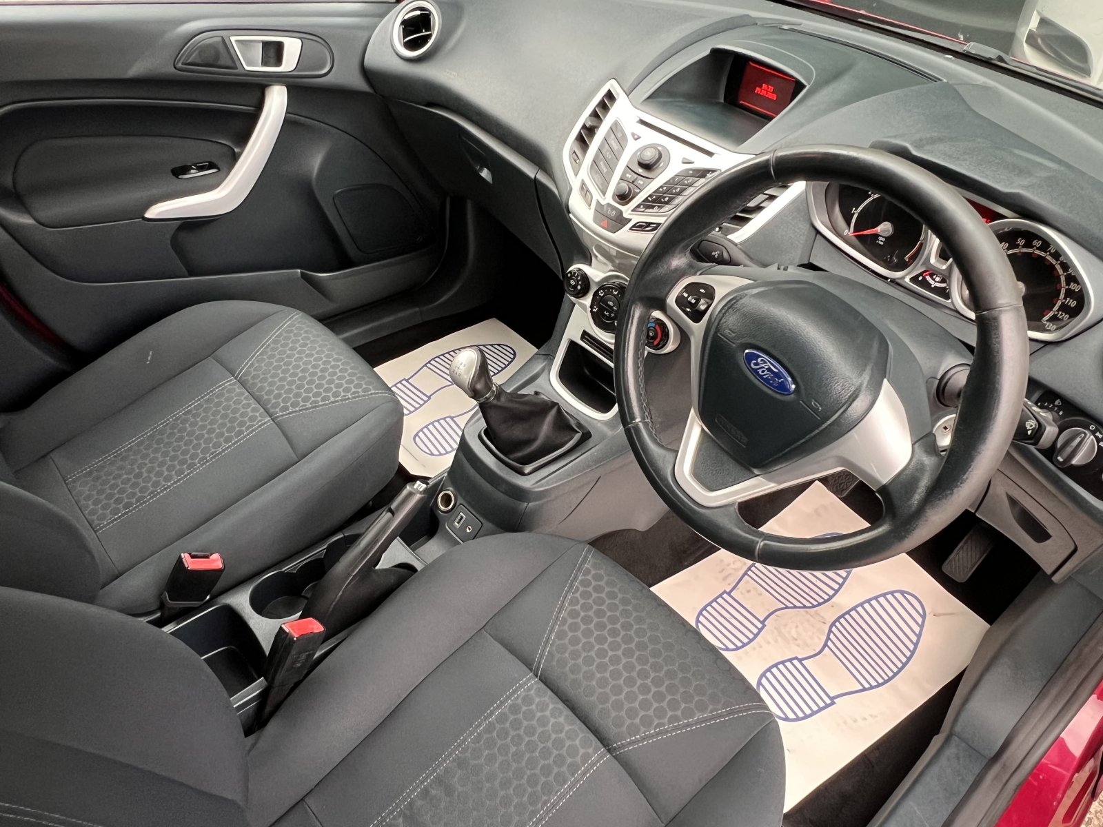 Ford Fiesta - Image 12