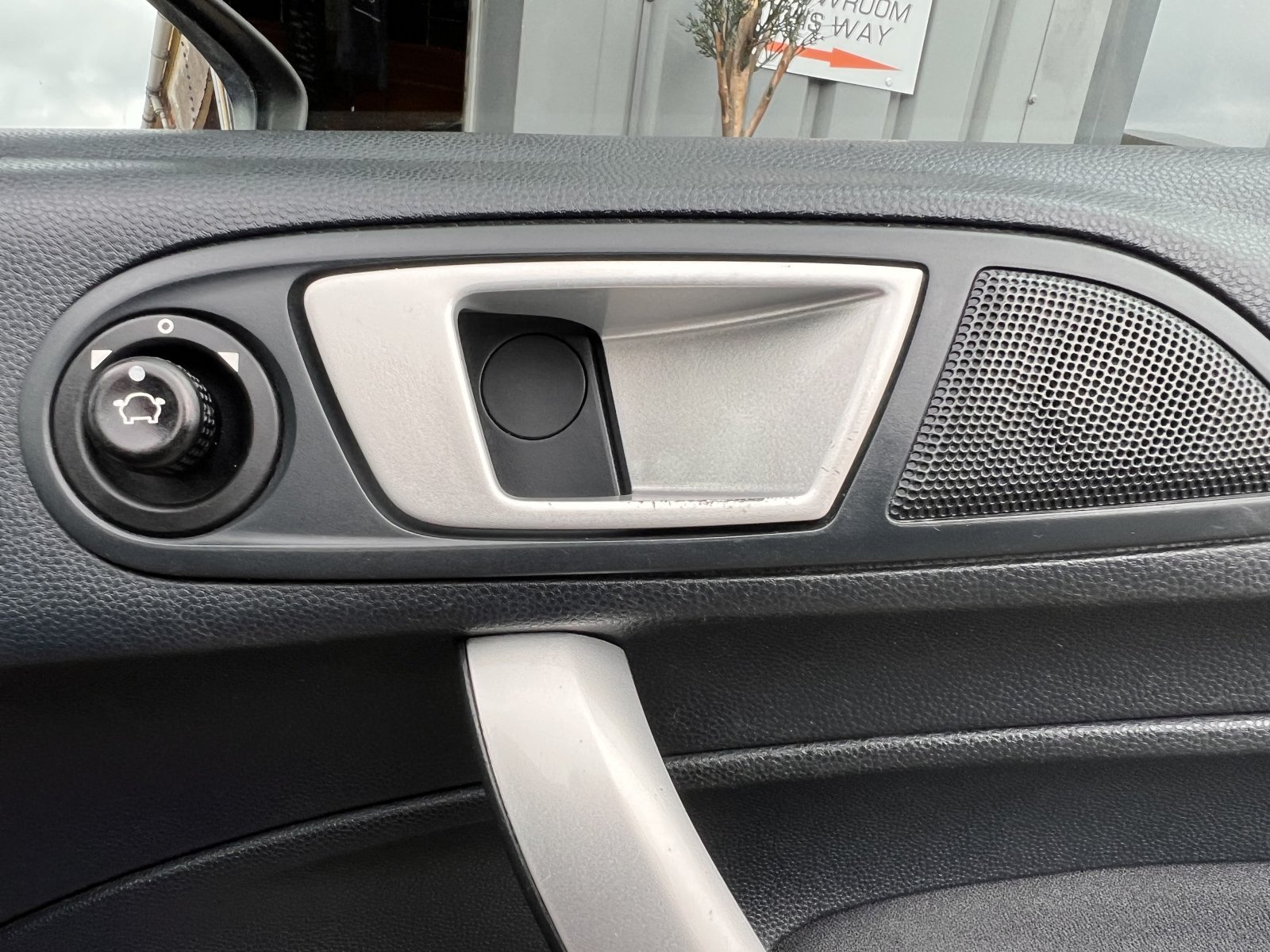 Ford Fiesta - Image 16
