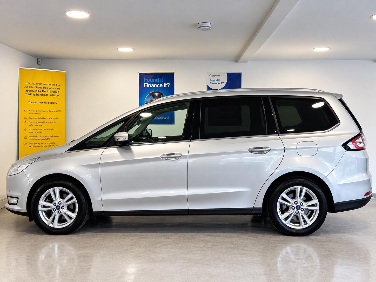 Ford Galaxy - Image 8