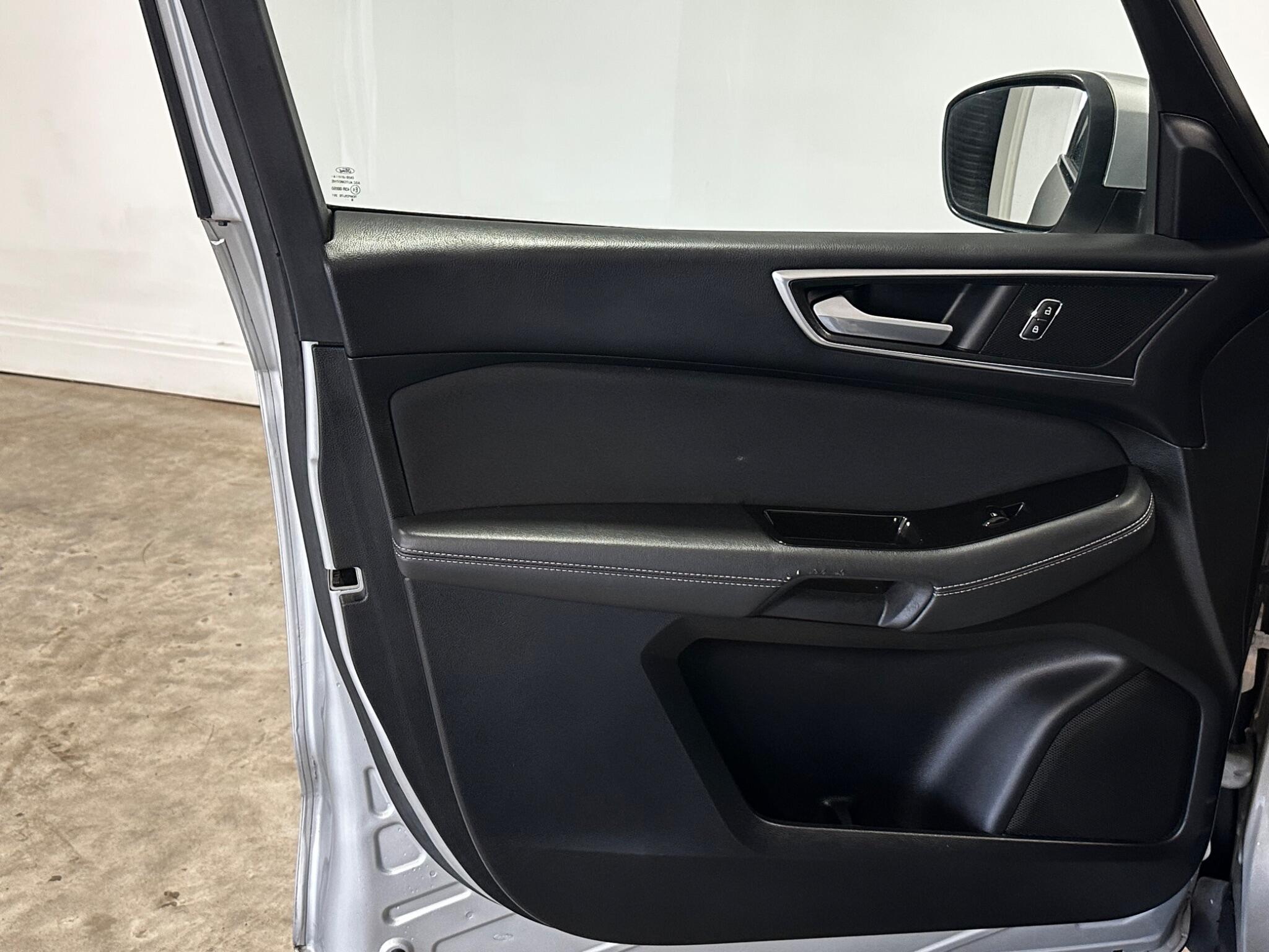 Ford Galaxy - Image 11