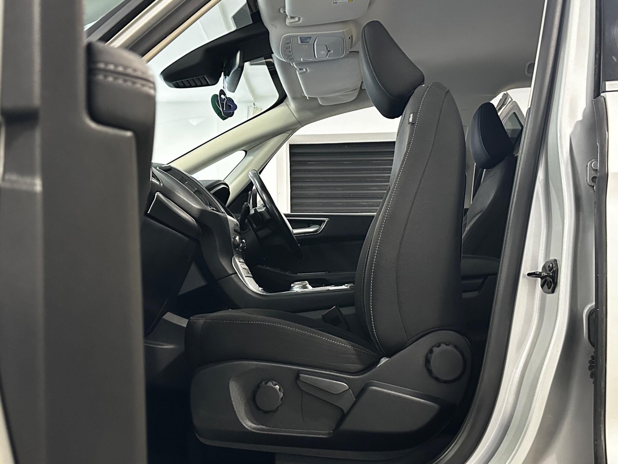 Ford Galaxy - Image 12