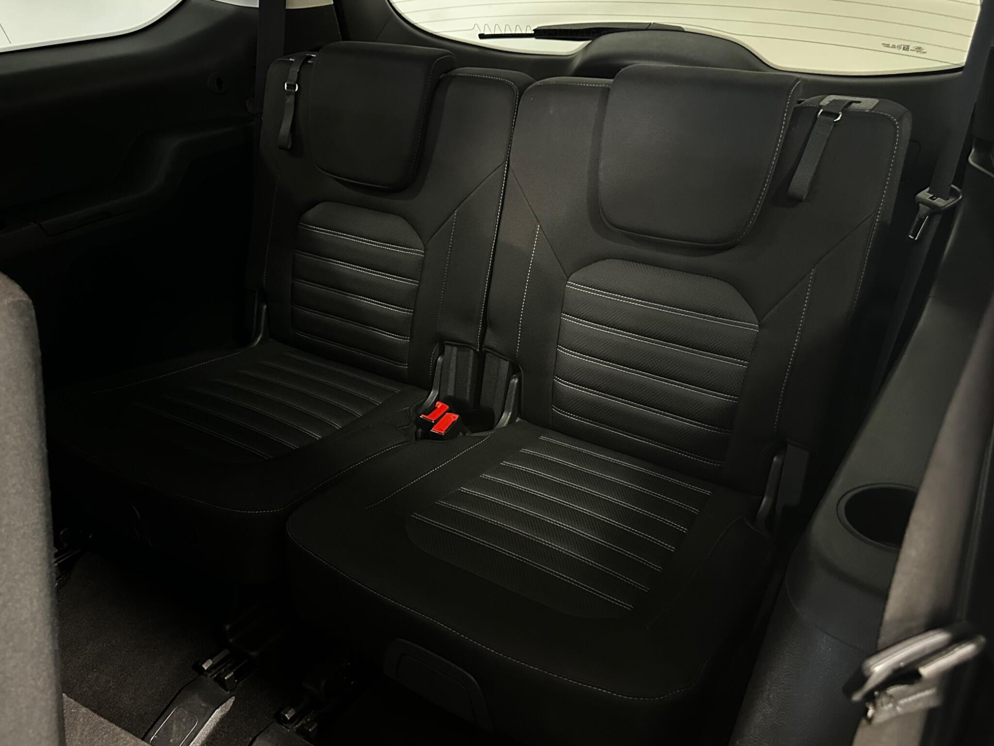 Ford Galaxy - Image 18