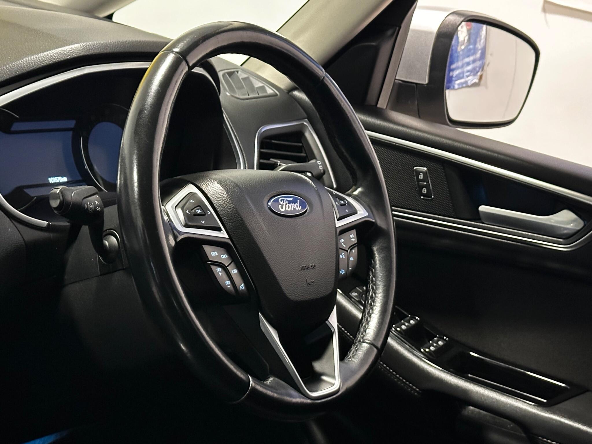 Ford Galaxy - Image 19