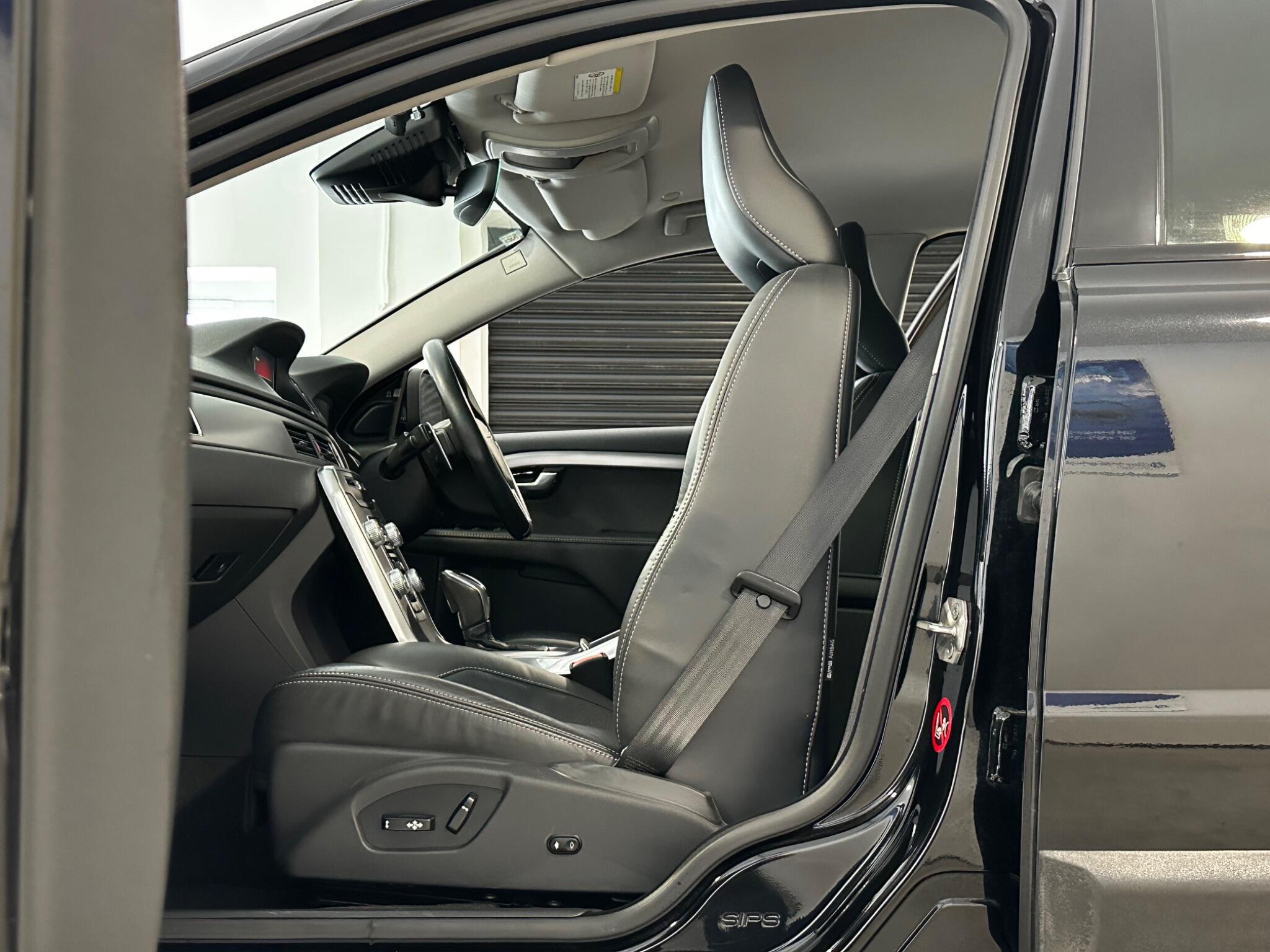 Volvo XC70 - Image 17