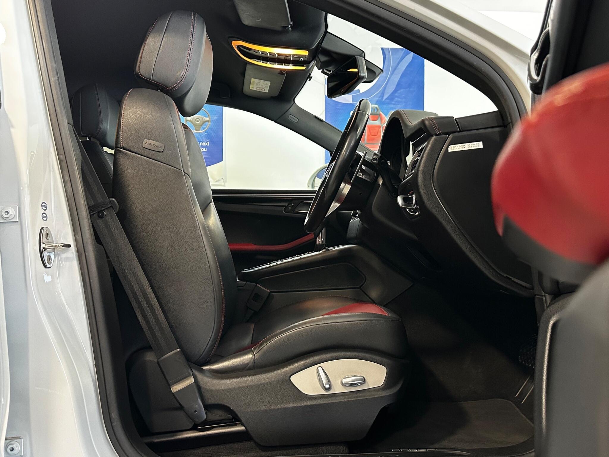 Porsche Macan - Image 3