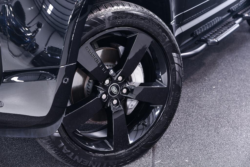 Land Rover Defender 110 - Image 6