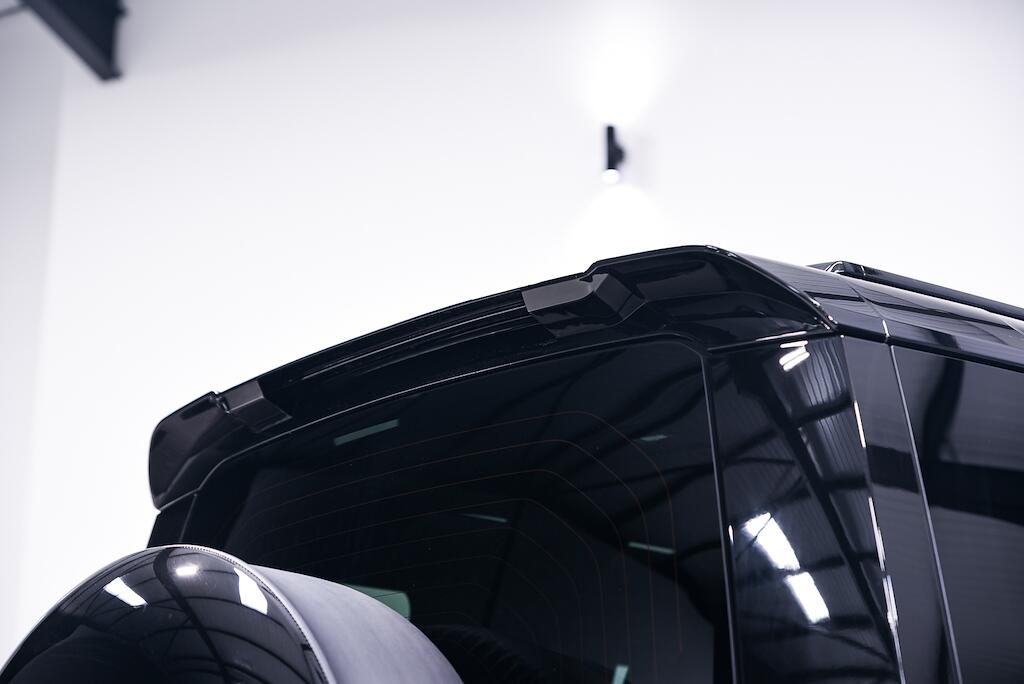 Land Rover Defender 110 - Image 11