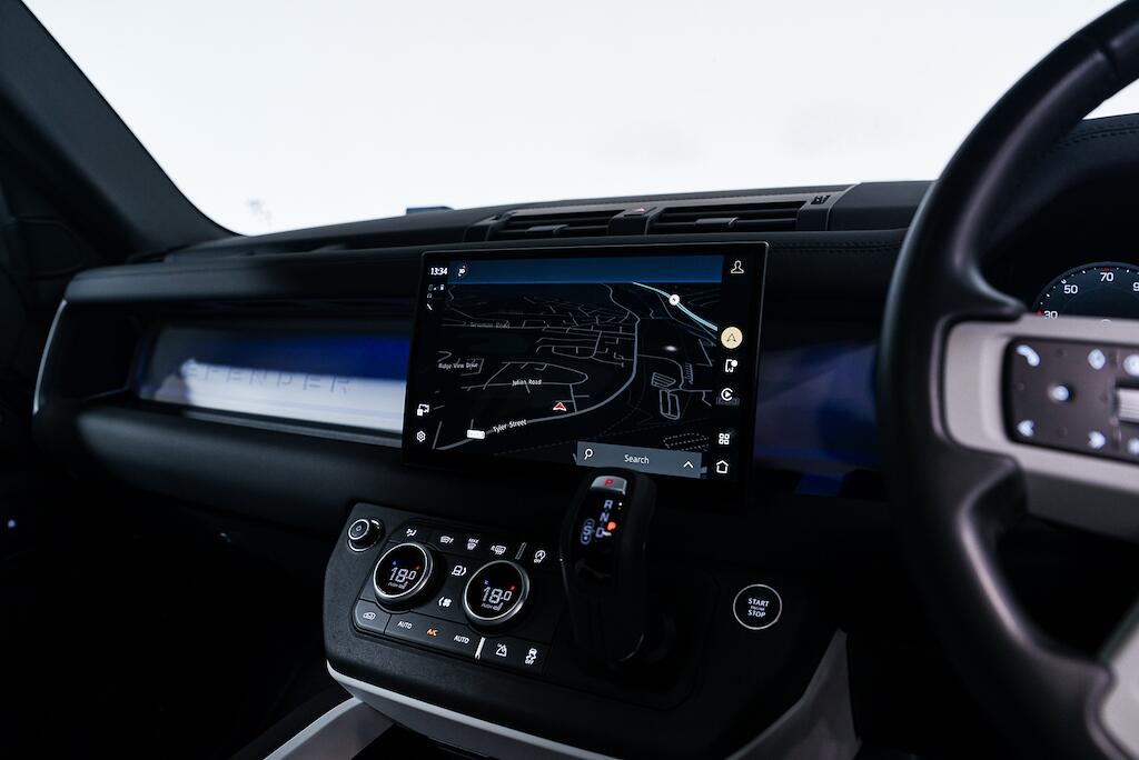 Land Rover Defender 110 - Image 20