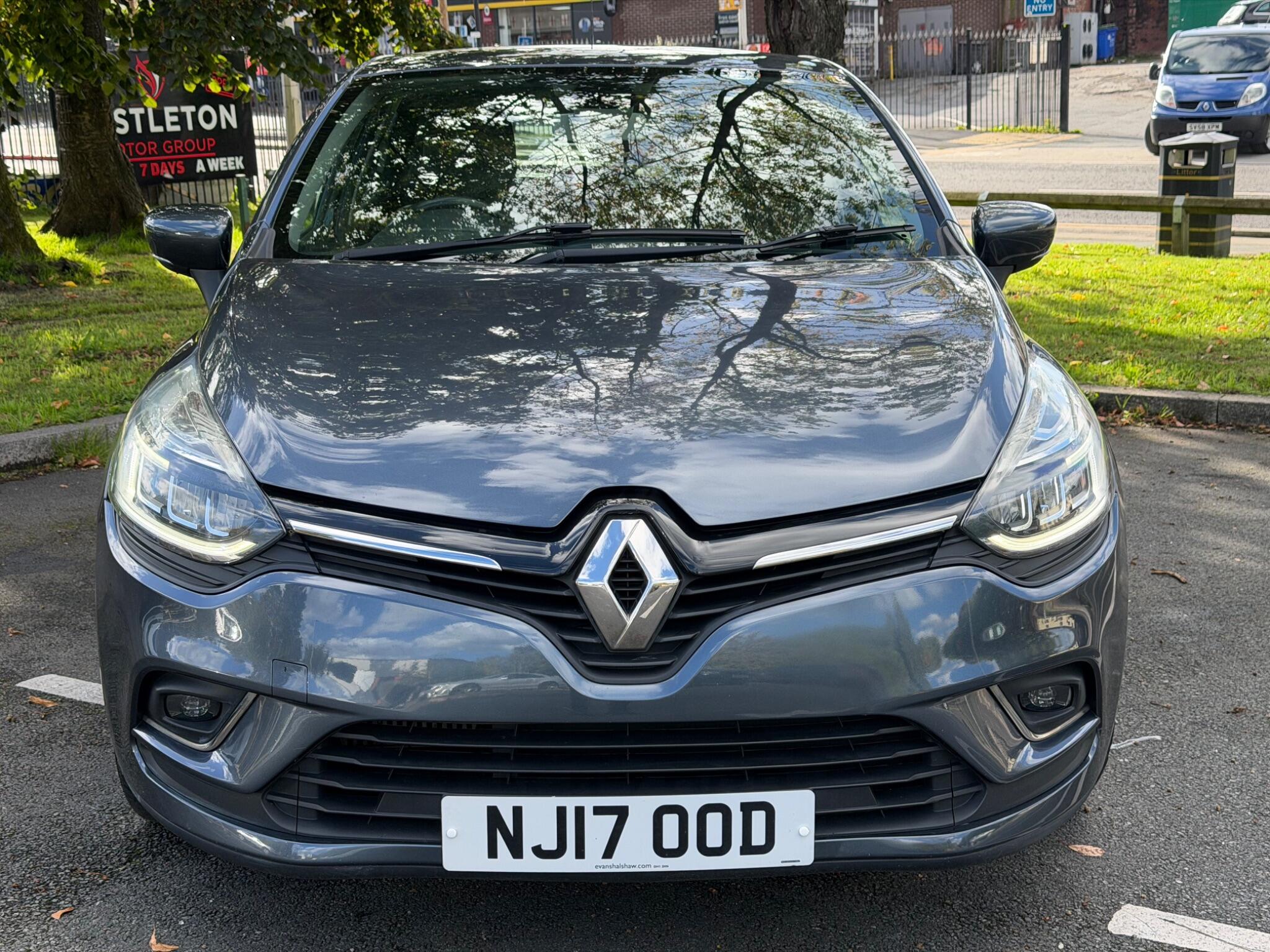 Renault Clio - Image 2