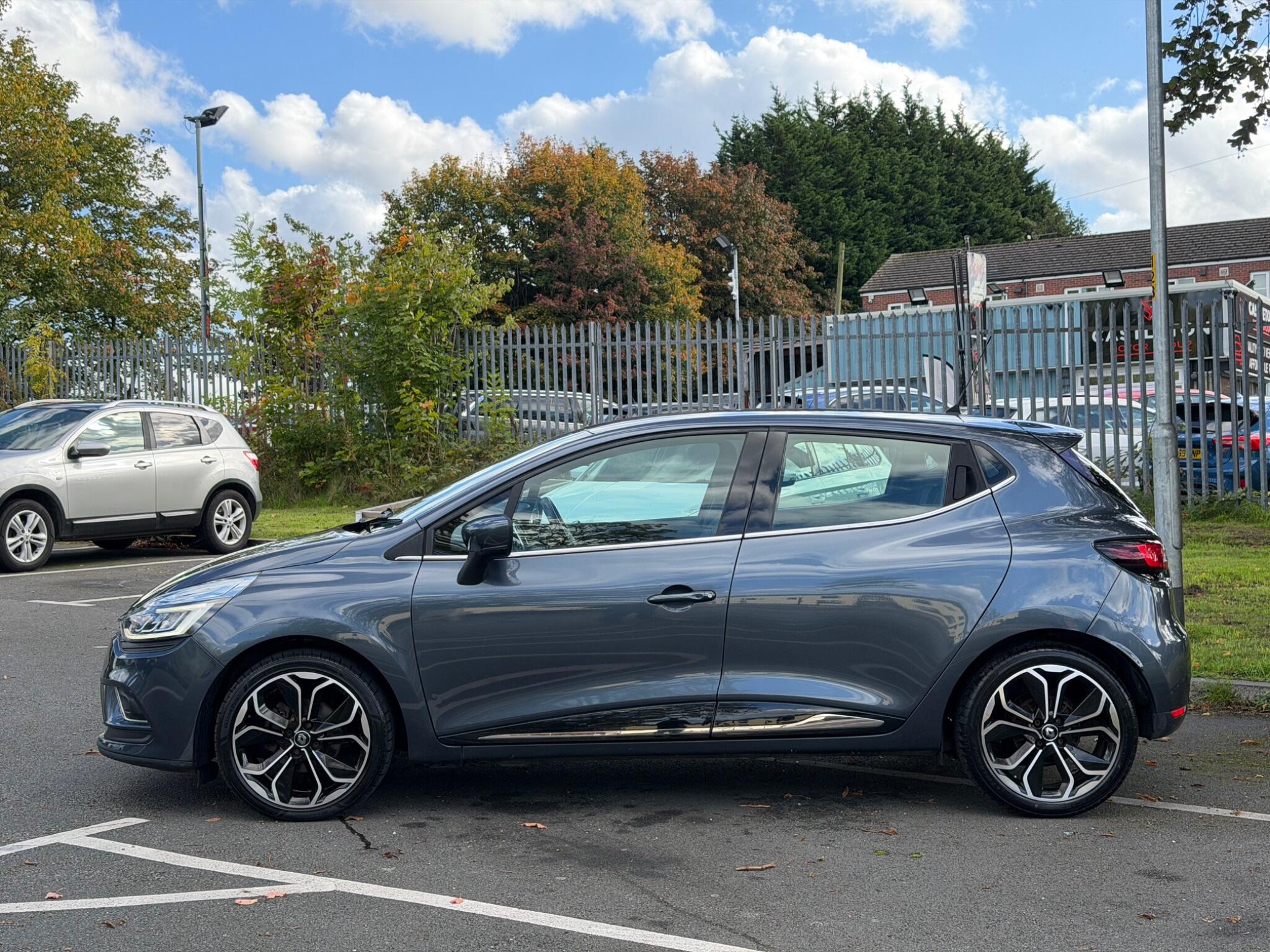 Renault Clio - Image 4