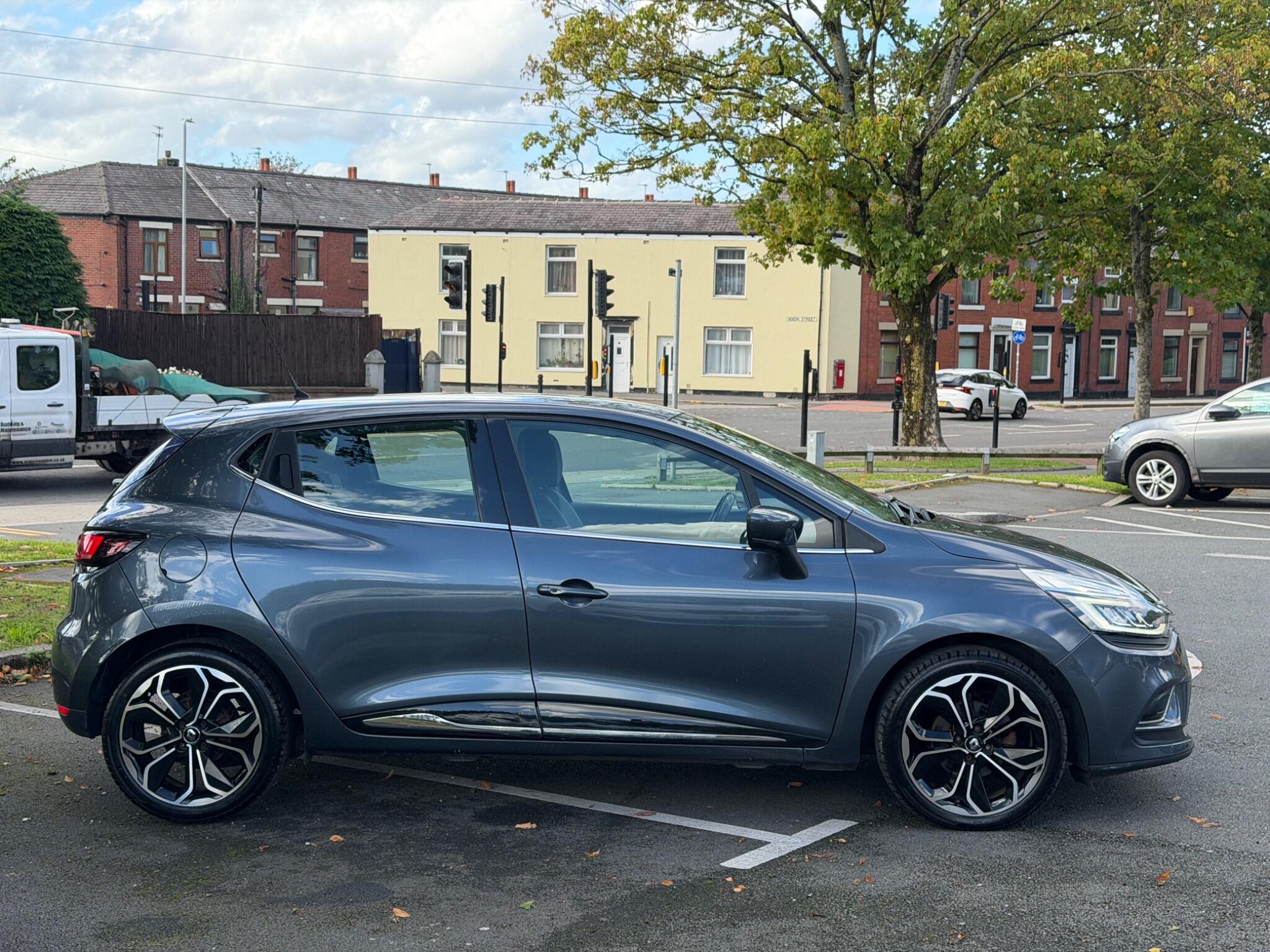 Renault Clio - Image 6