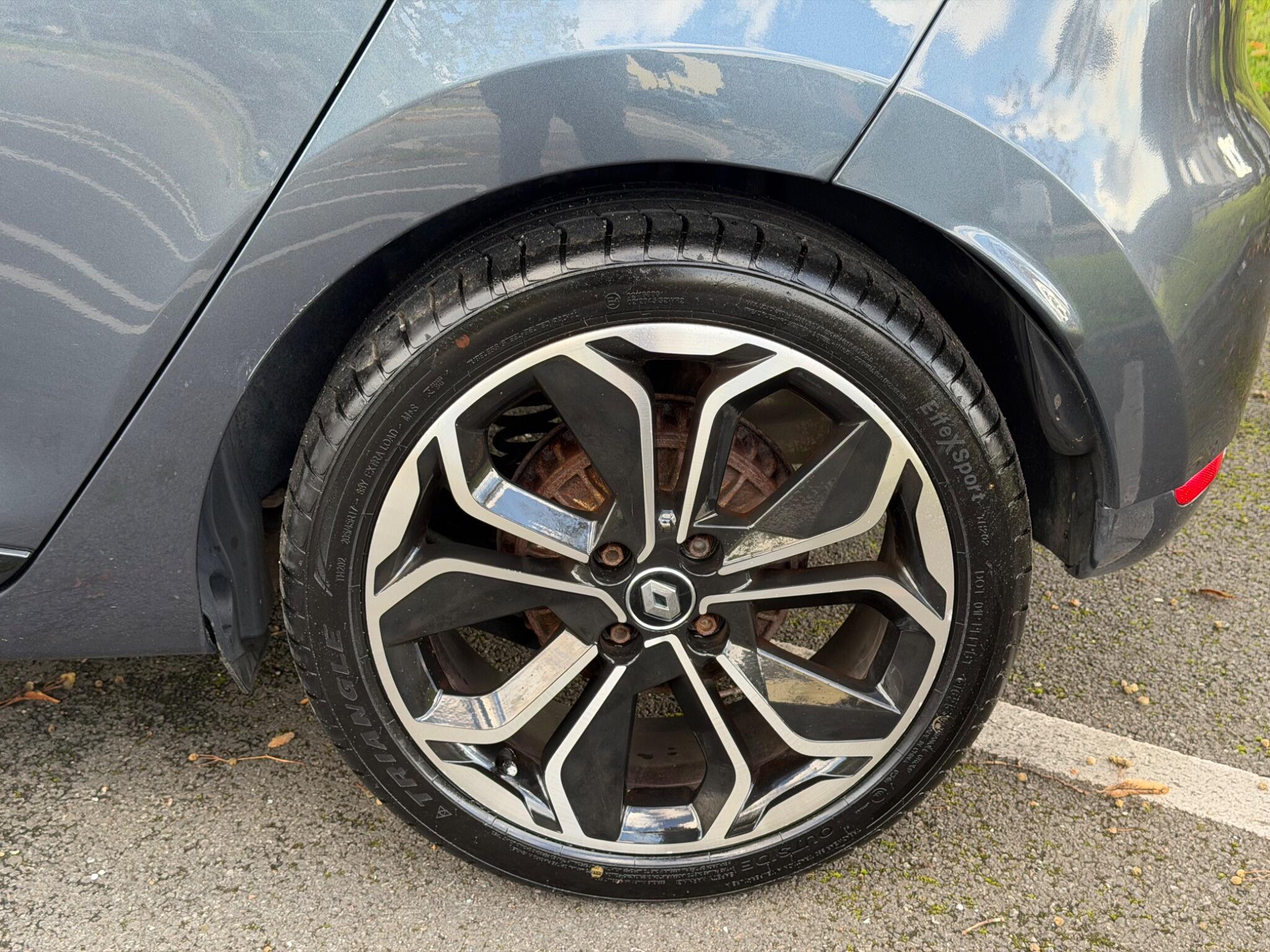Renault Clio - Image 12