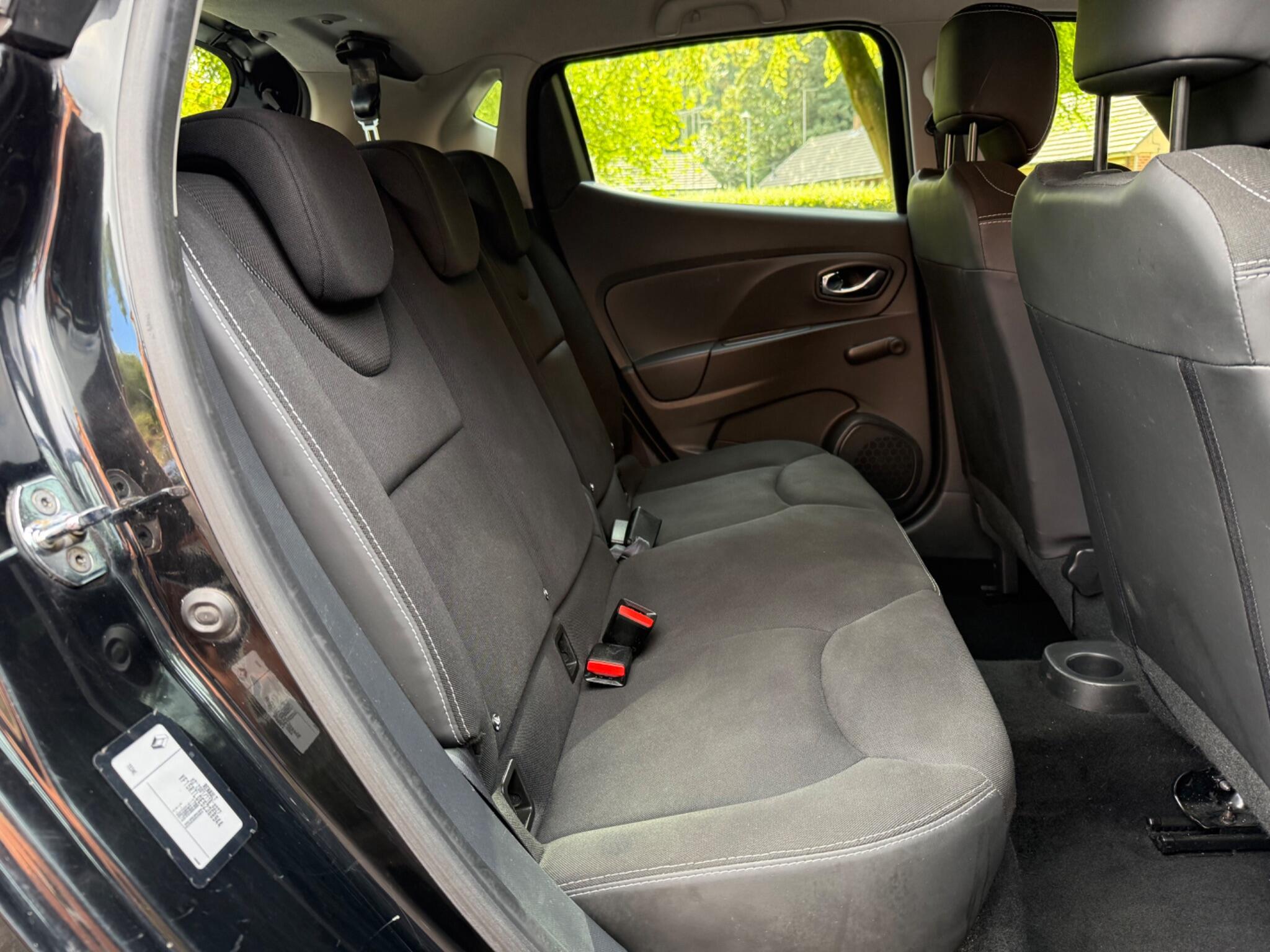 Renault Clio - Image 14