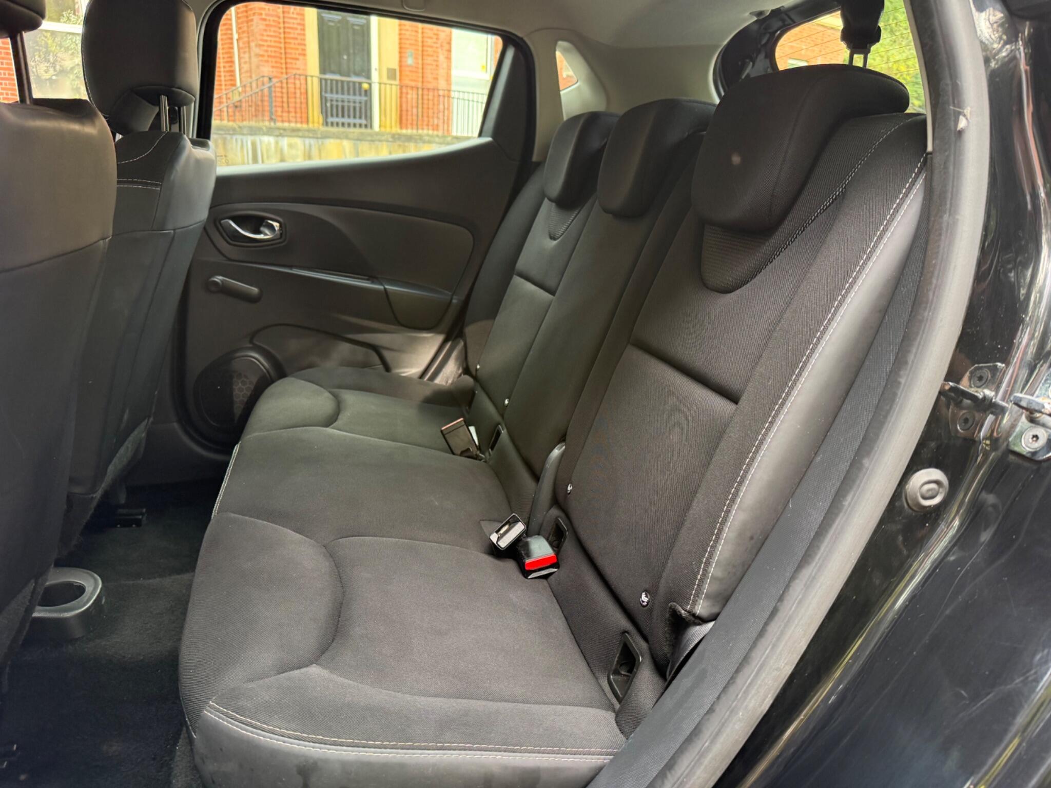 Renault Clio - Image 15