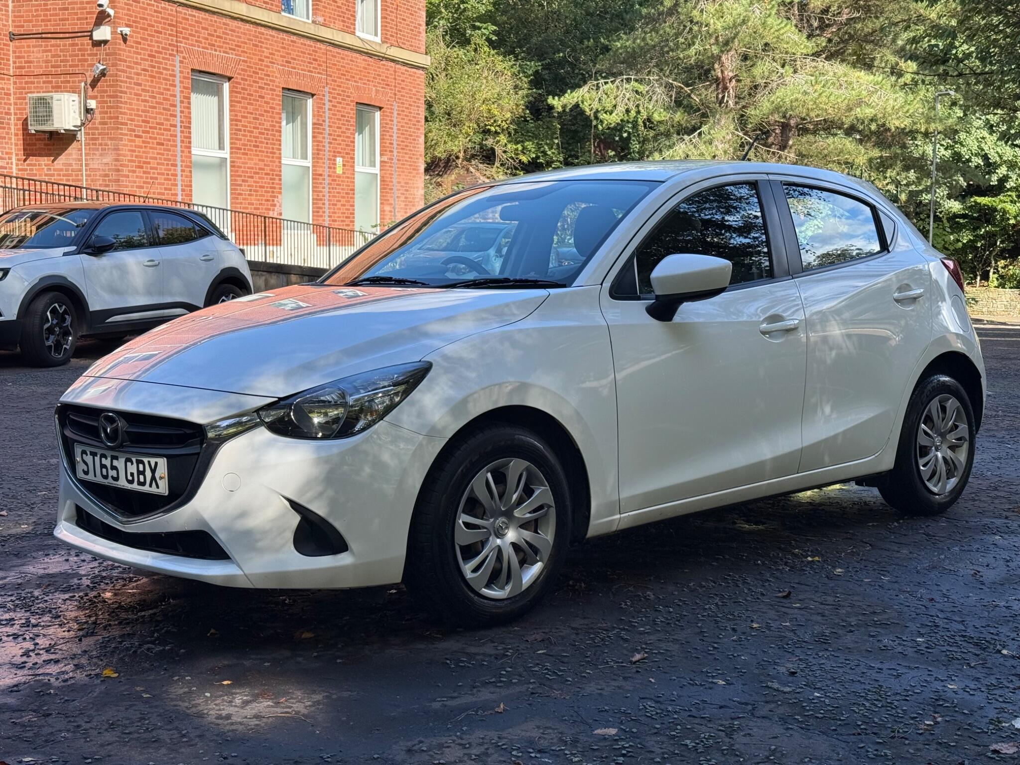 Mazda MAZDA2 - Image 2